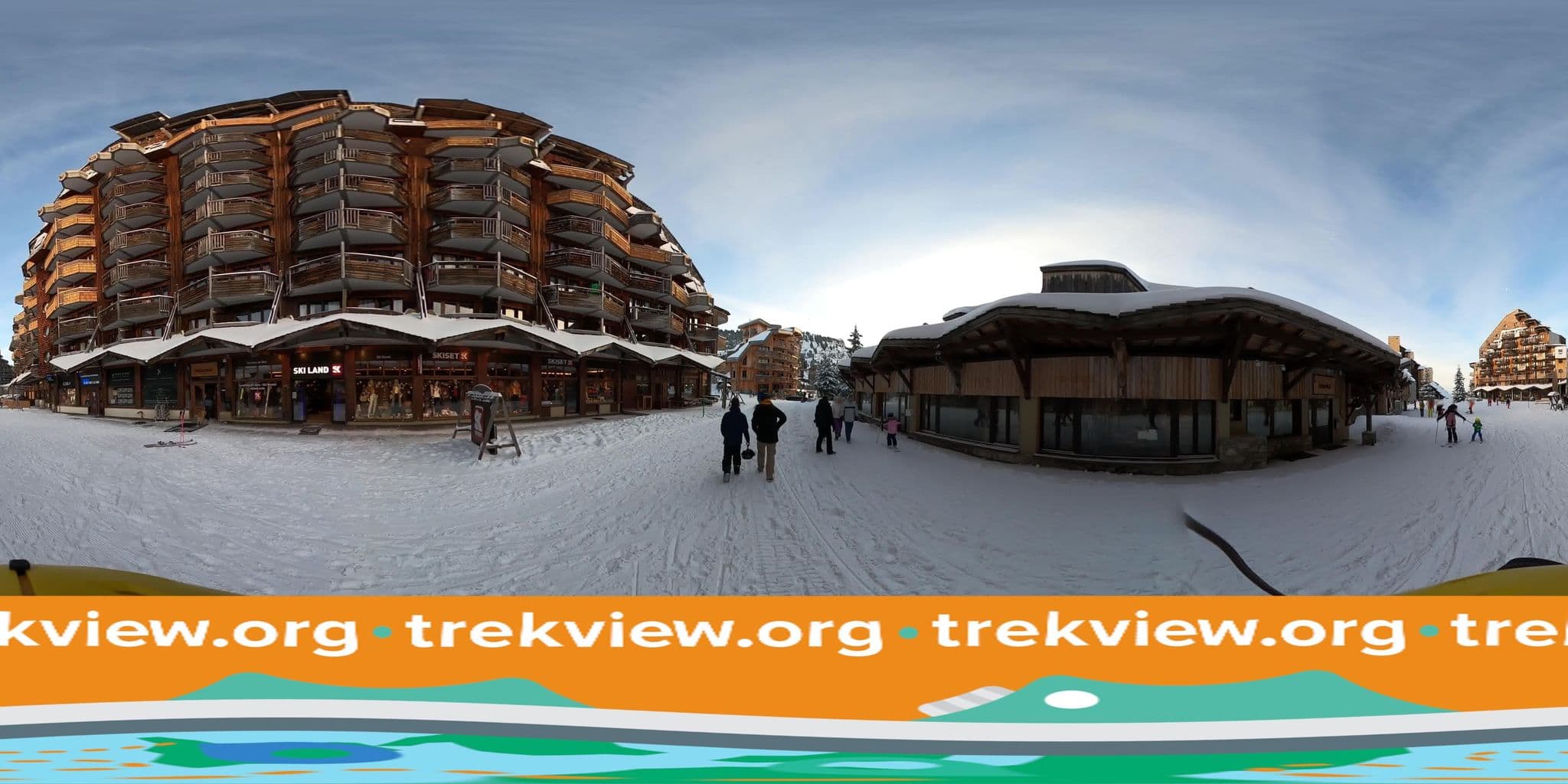 Street view near Residence Douchka Morzine, Morzine — © trekviewed (CC BY-SA · Mapillary)