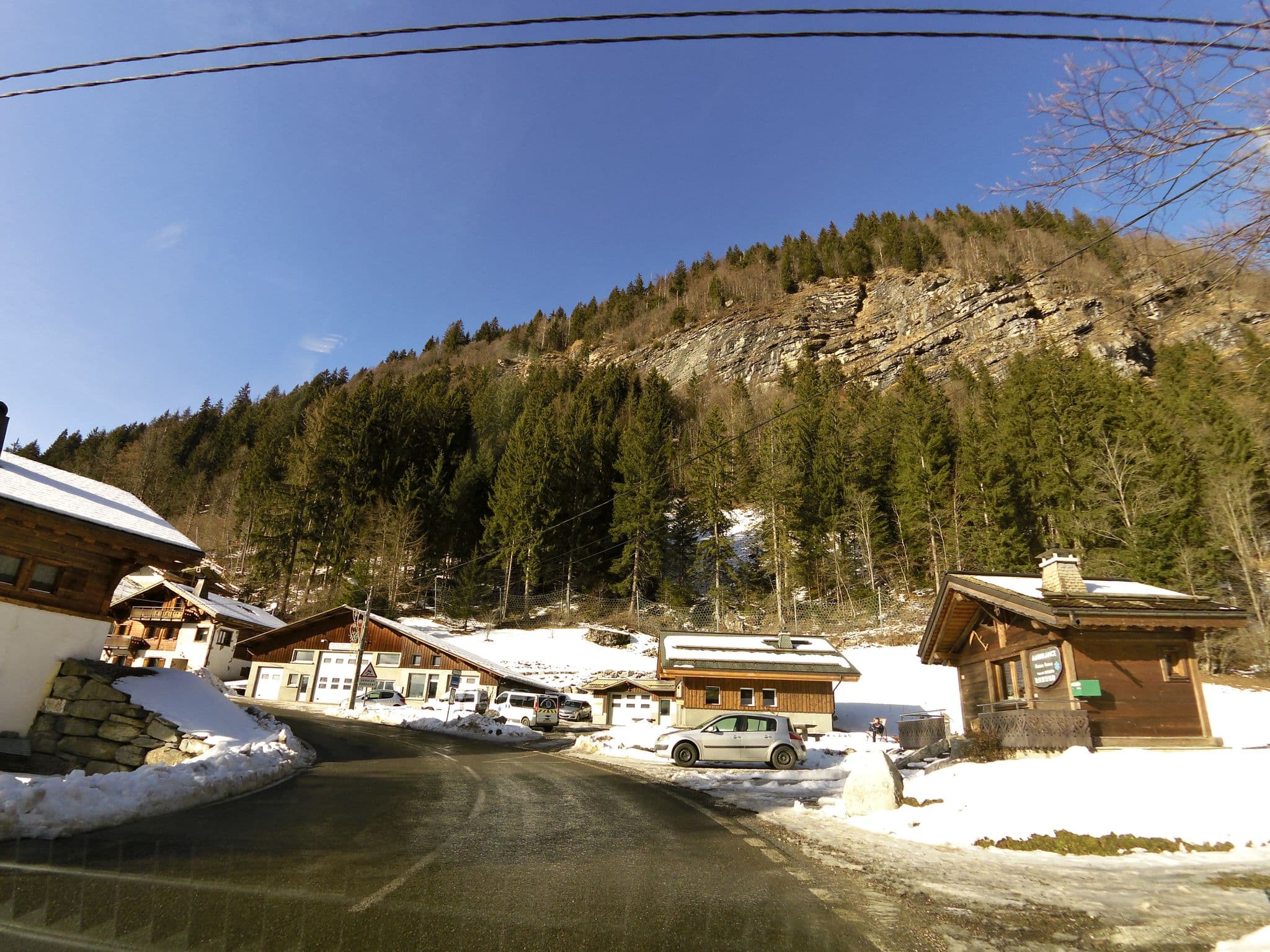 Street view near Bed and Breakfast Chalet Manava, Morzine — © legrandblond (CC BY-SA · Mapillary)