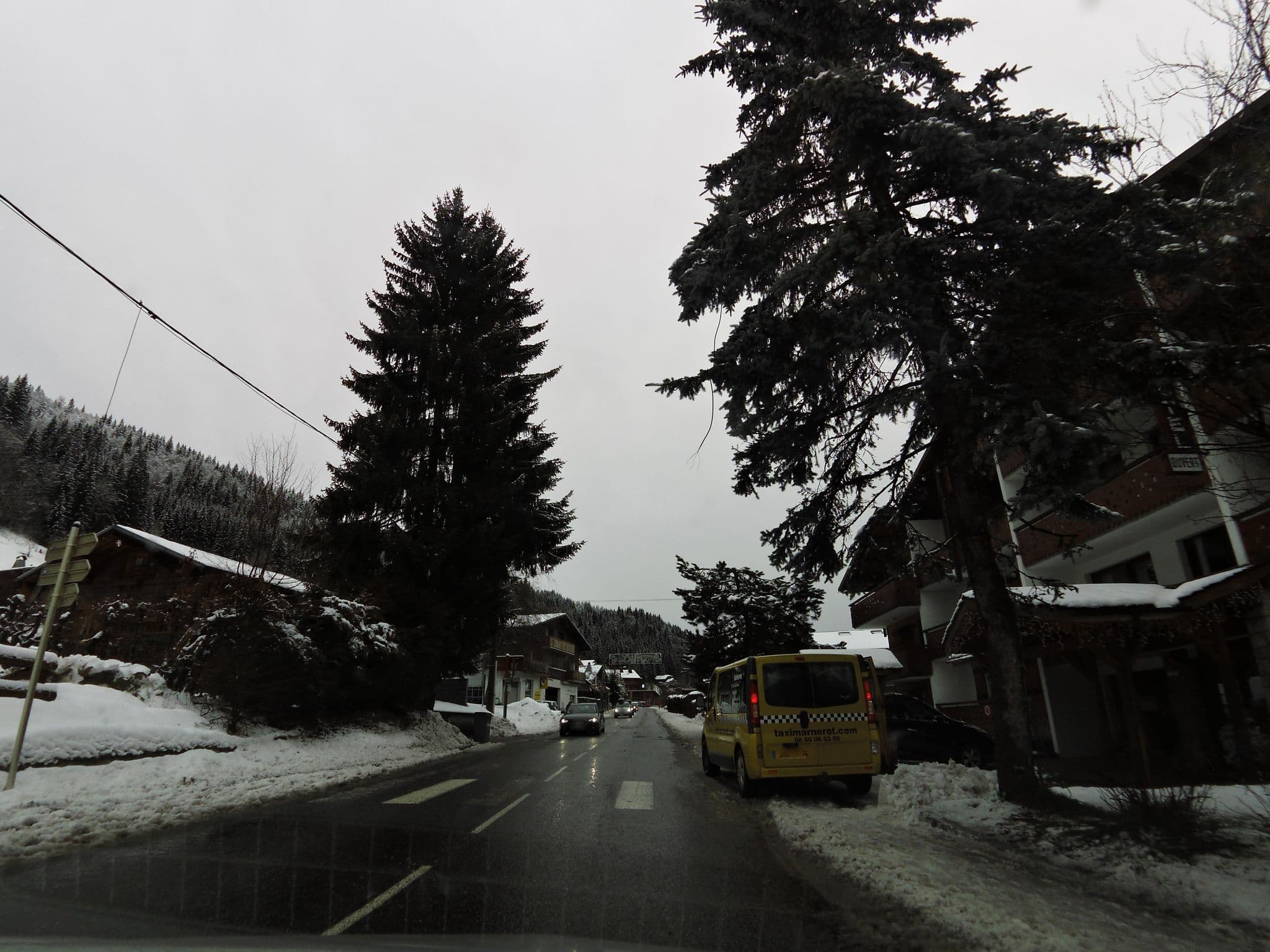 Street view near Hôtel Igloo, Morzine — © legrandblond (CC BY-SA · Mapillary)
