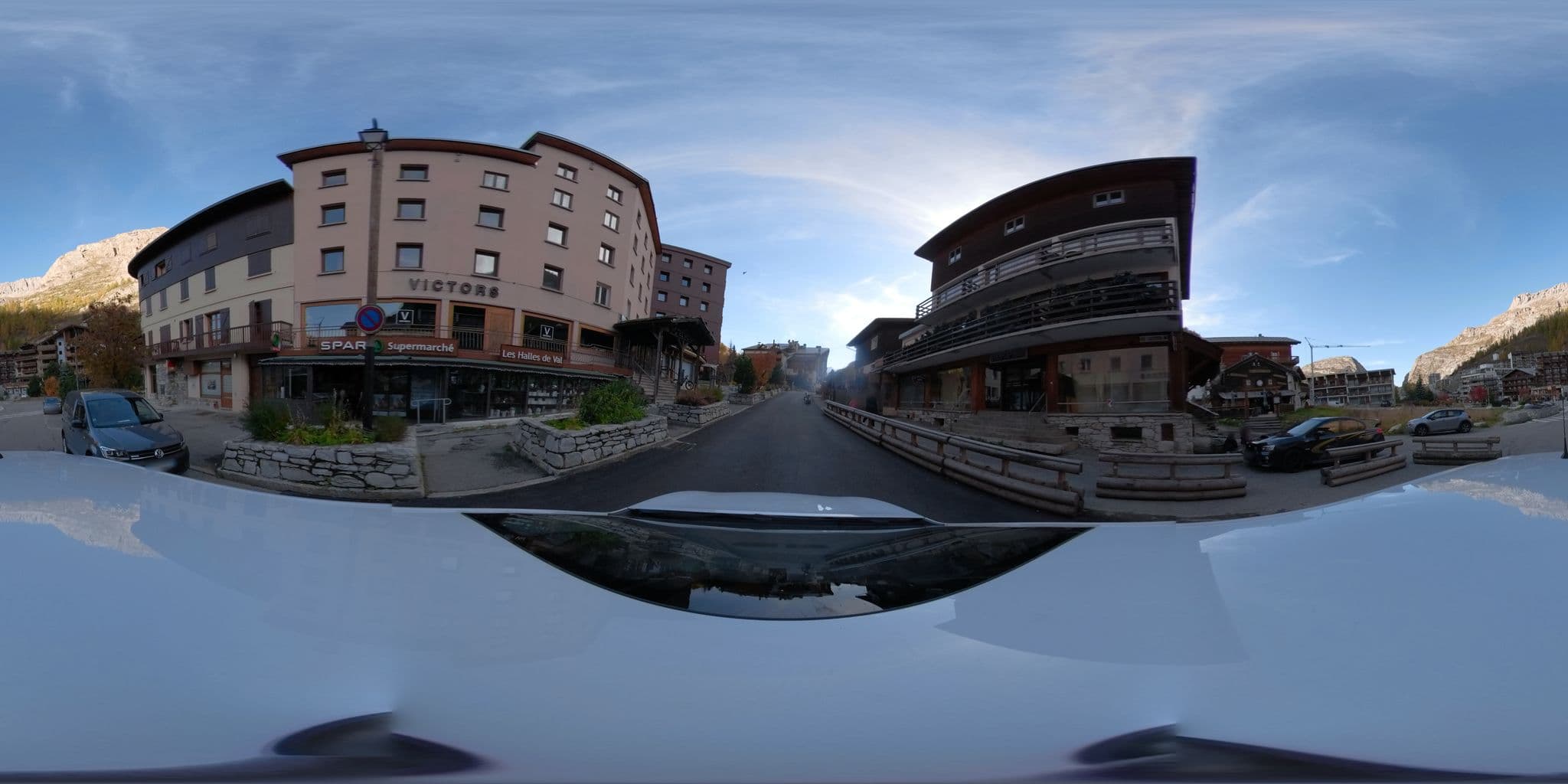 Street view near Hôtel le Samovar, Val-d'Isère — © serfim_cit_y (CC BY-SA · Mapillary)