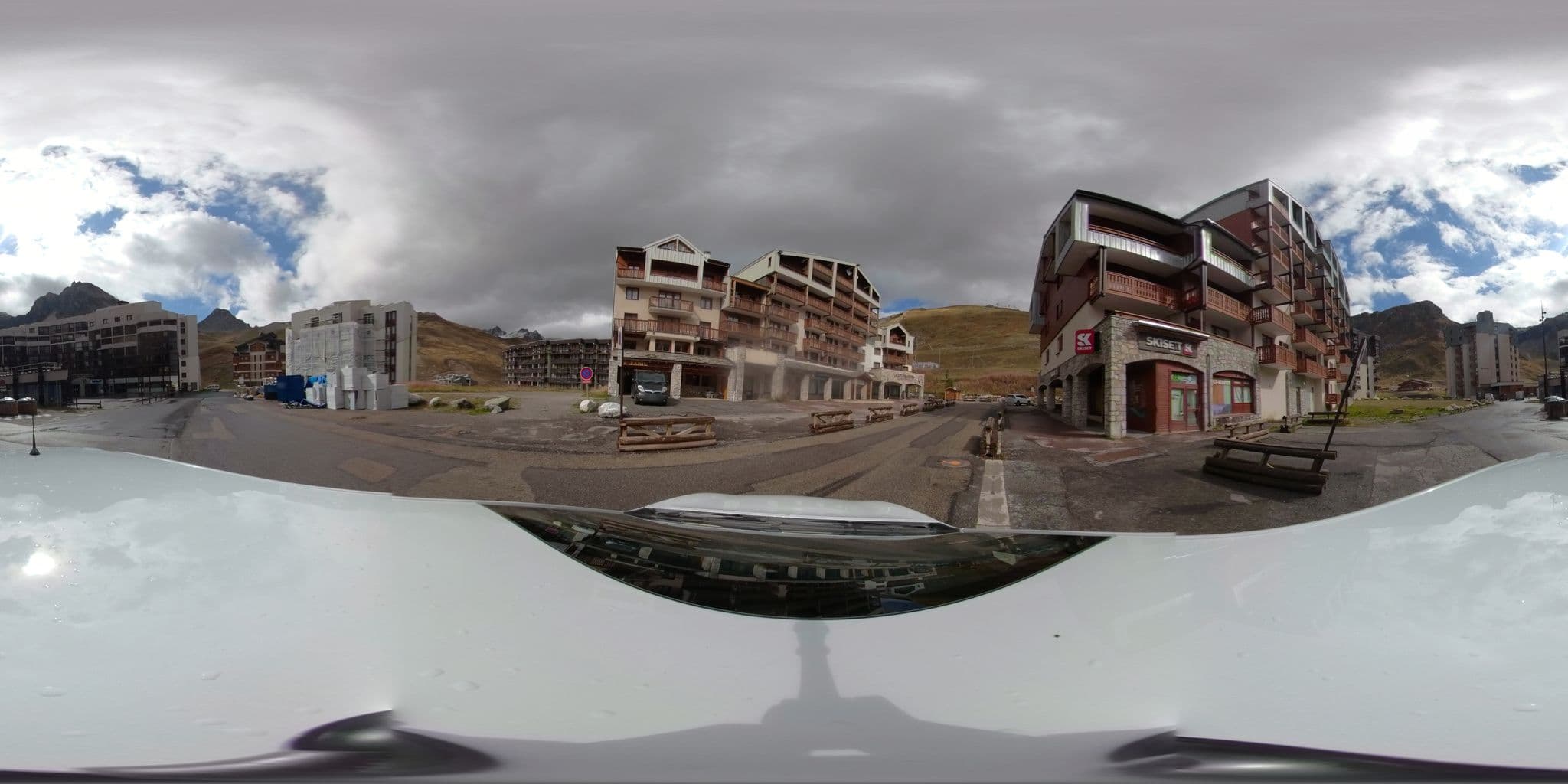 Street view near Belambra Clubs, Tignes — © serfim_cit_y (CC BY-SA · Mapillary)