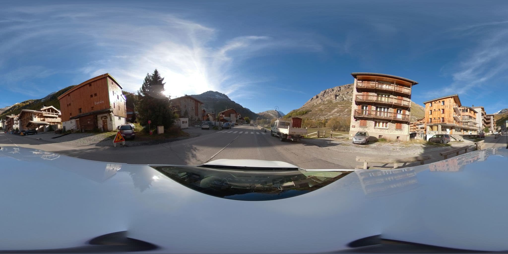 Street view near Chalet les dolomites, Val-d'Isère — © serfim_cit_y (CC BY-SA · Mapillary)