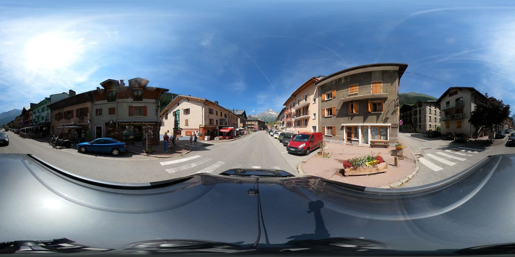 Street view near L'Etoile d'Argent, Modane — © eric_s (CC BY-SA · Mapillary)