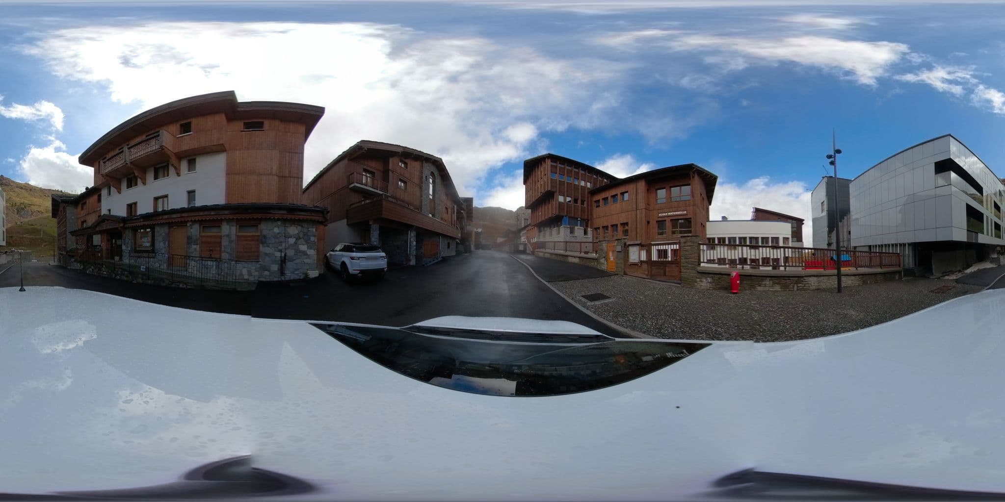 Street view near Chalet du Lac, Tignes — © serfim_cit_y (CC BY-SA · Mapillary)