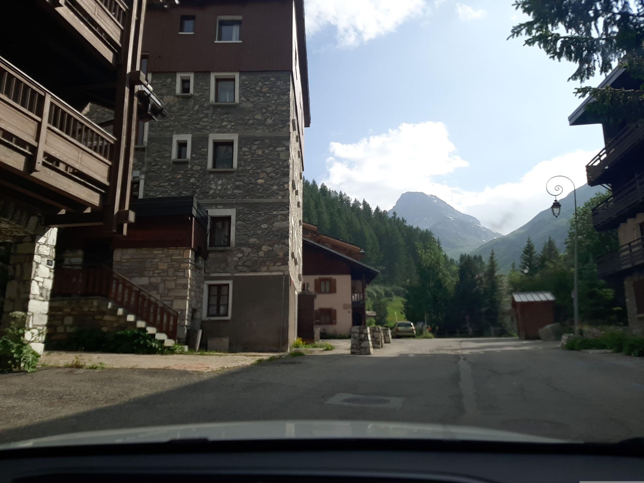 Street view near Chalet Sylvie, Val-d'Isère — © alexmodesto73 (CC BY-SA · Mapillary)