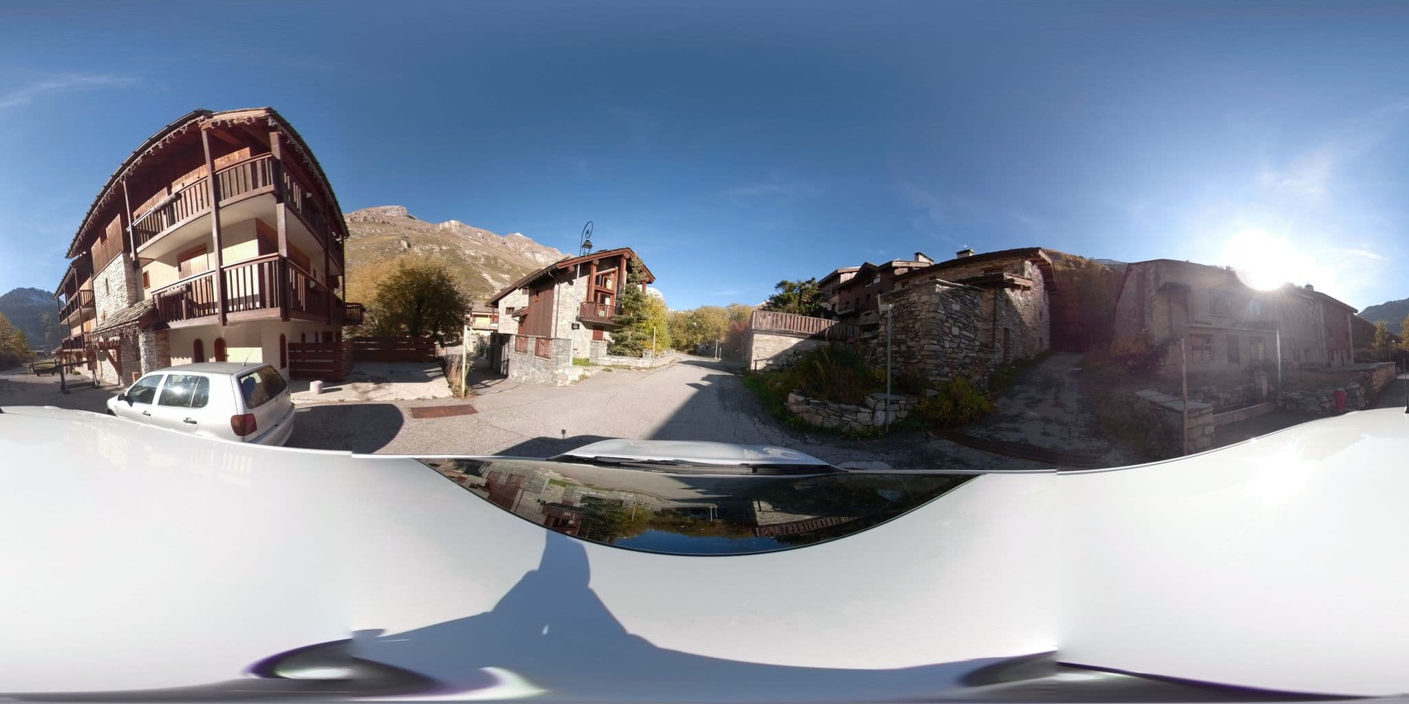 Street view near La Becca Hotel, Val-d'Isère — © serfim_cit_y (CC BY-SA · Mapillary)