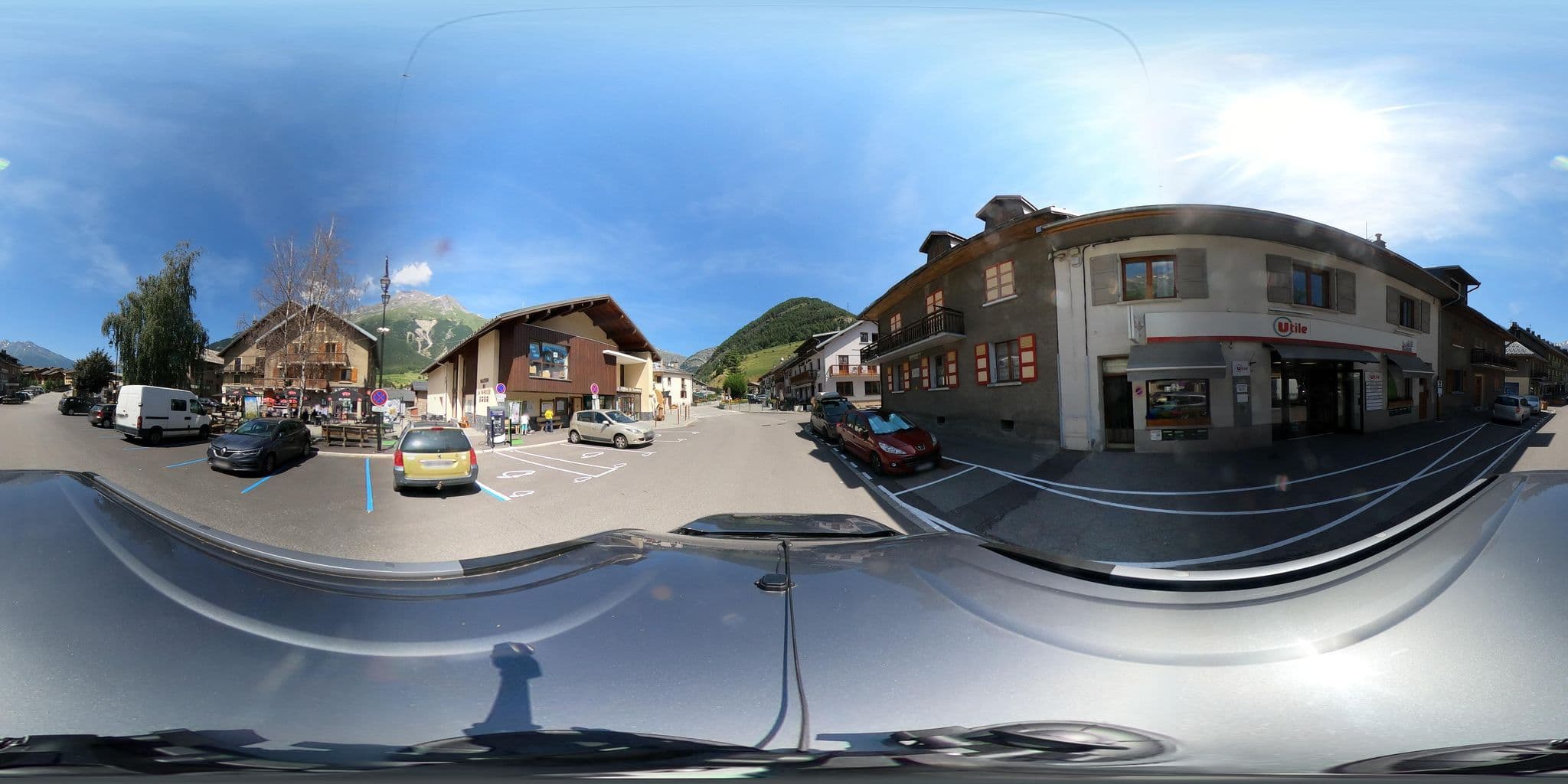 Street view near UNCMT -Les Edelweiss, Modane — © eric_s (CC BY-SA · Mapillary)
