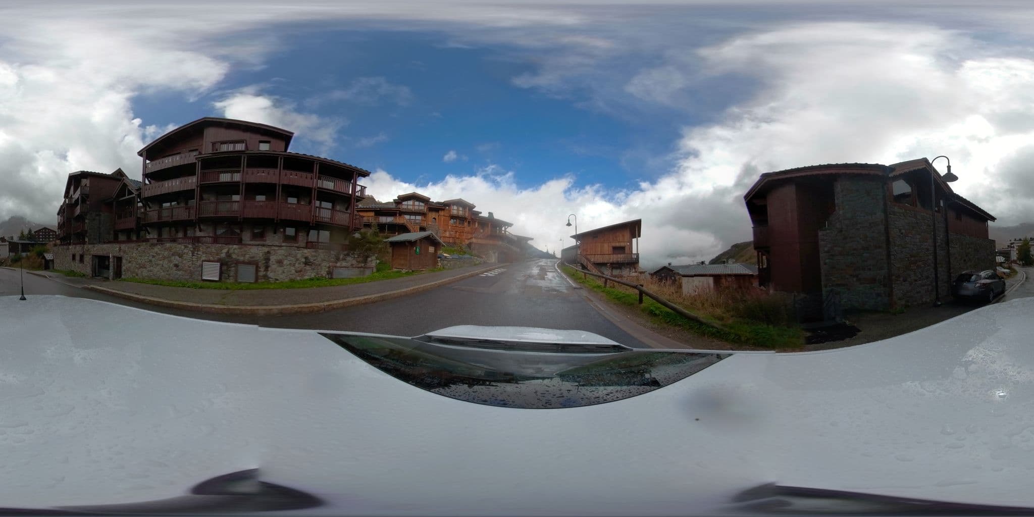 Street view near Room 325💤, Tignes — © serfim_cit_y (CC BY-SA · Mapillary)