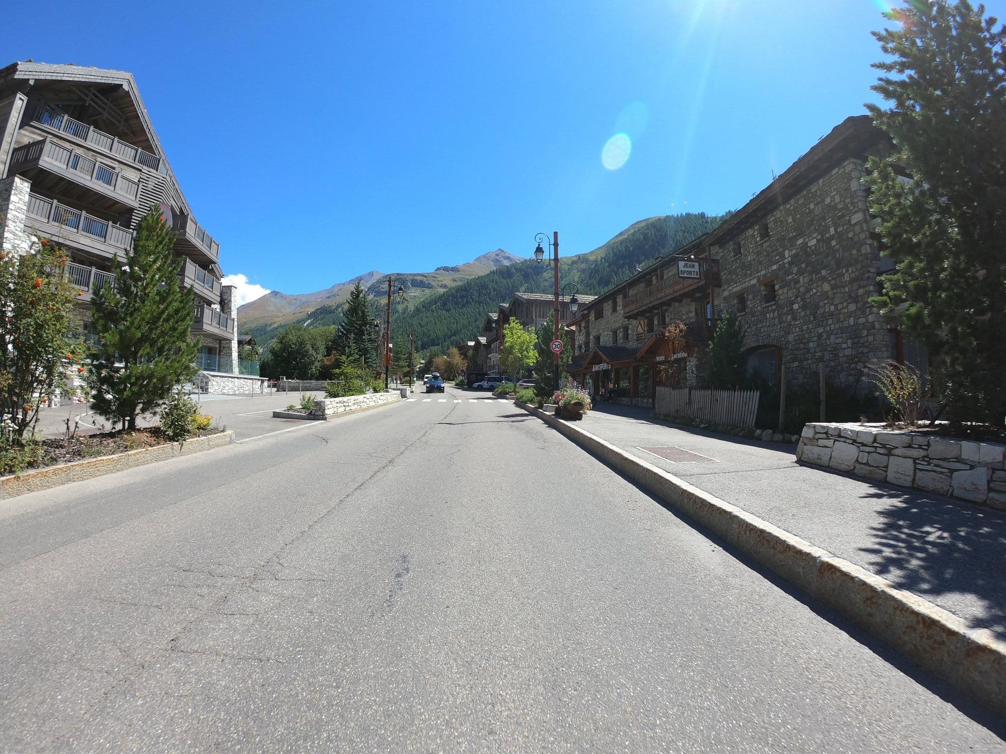 Street view near Chalethotel Moris, Val-d'Isère — © joostjakob (CC BY-SA · Mapillary)