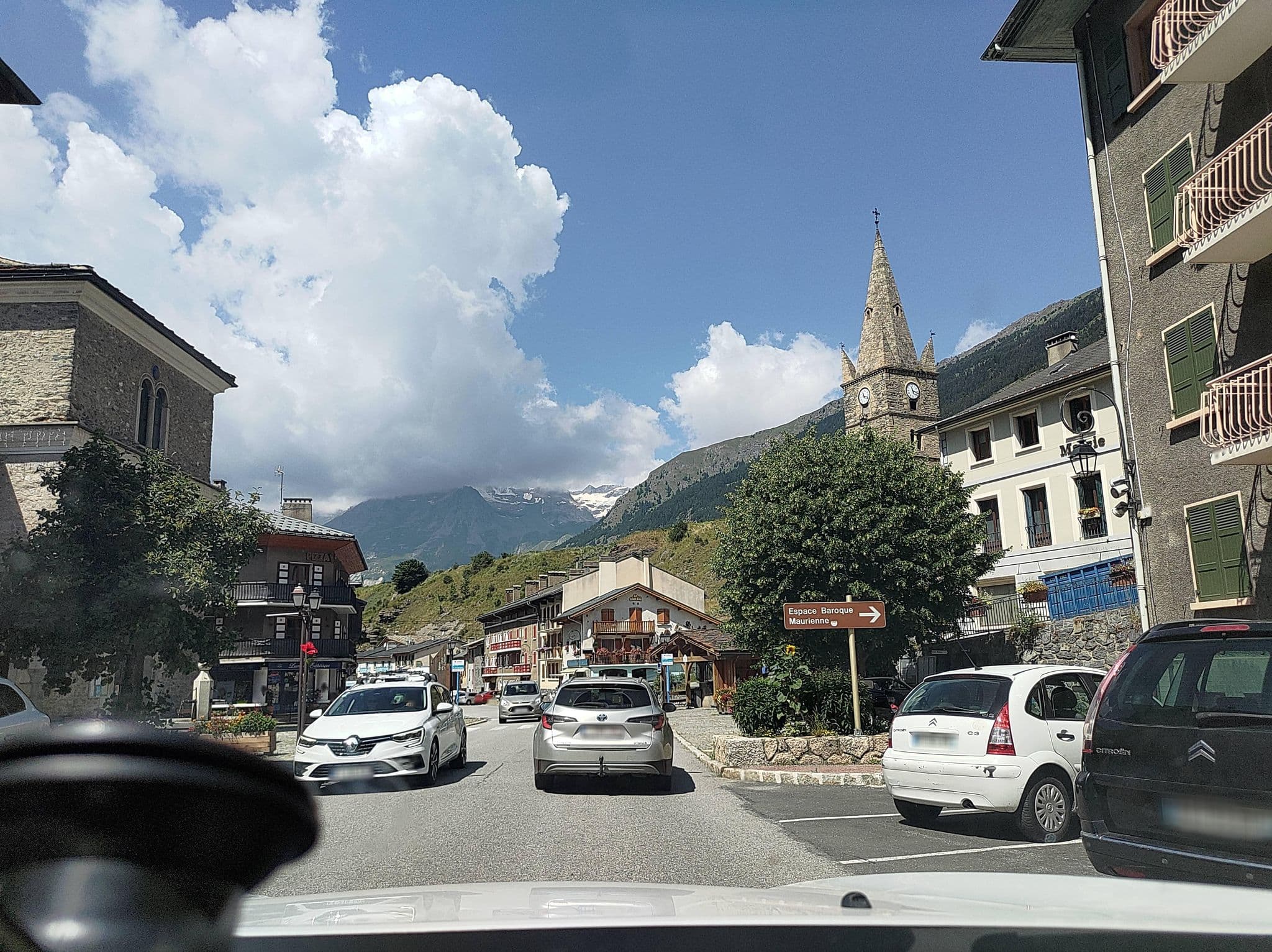 Street view near Les Alpages de Val Cenis, Modane — © MatthieuF4FNE (CC BY-SA · Mapillary)