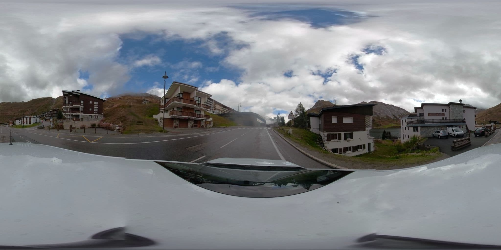 Street view near Le Terril Blanc, Tignes — © serfim_cit_y (CC BY-SA · Mapillary)