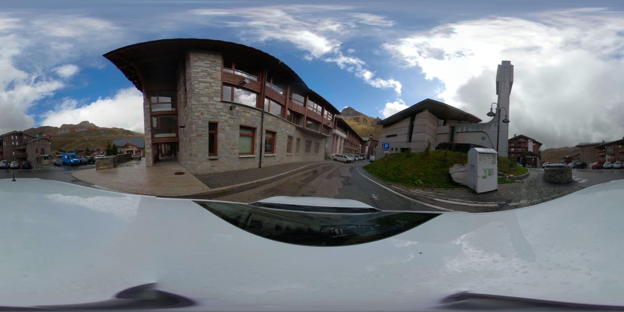 Street view near Apun Hôtel Budget, Tignes — © serfim_cit_y (CC BY-SA · Mapillary)