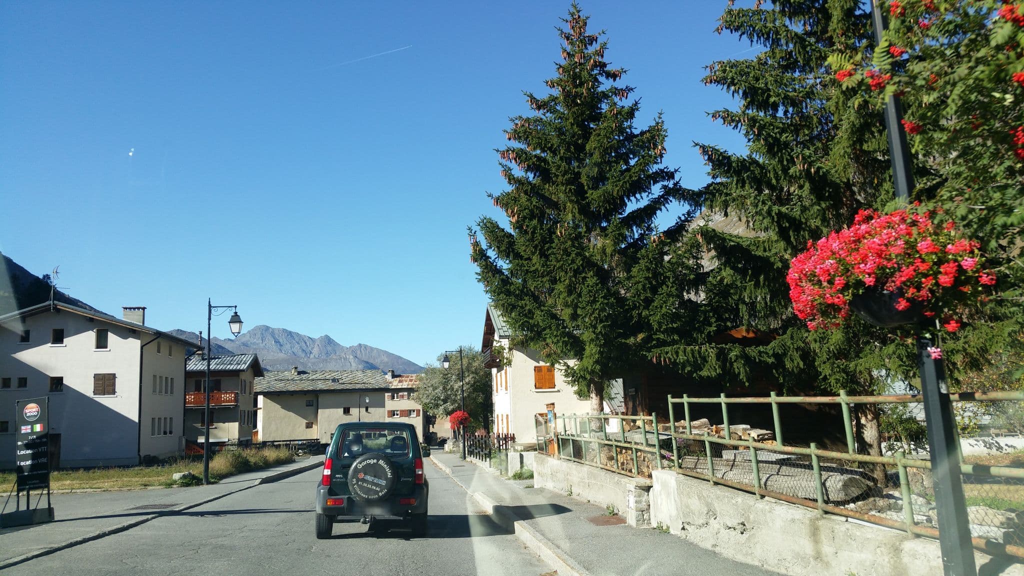 Street view near Chalet l'Etagne, Val-d'Isère — © alexmodesto73 (CC BY-SA · Mapillary)