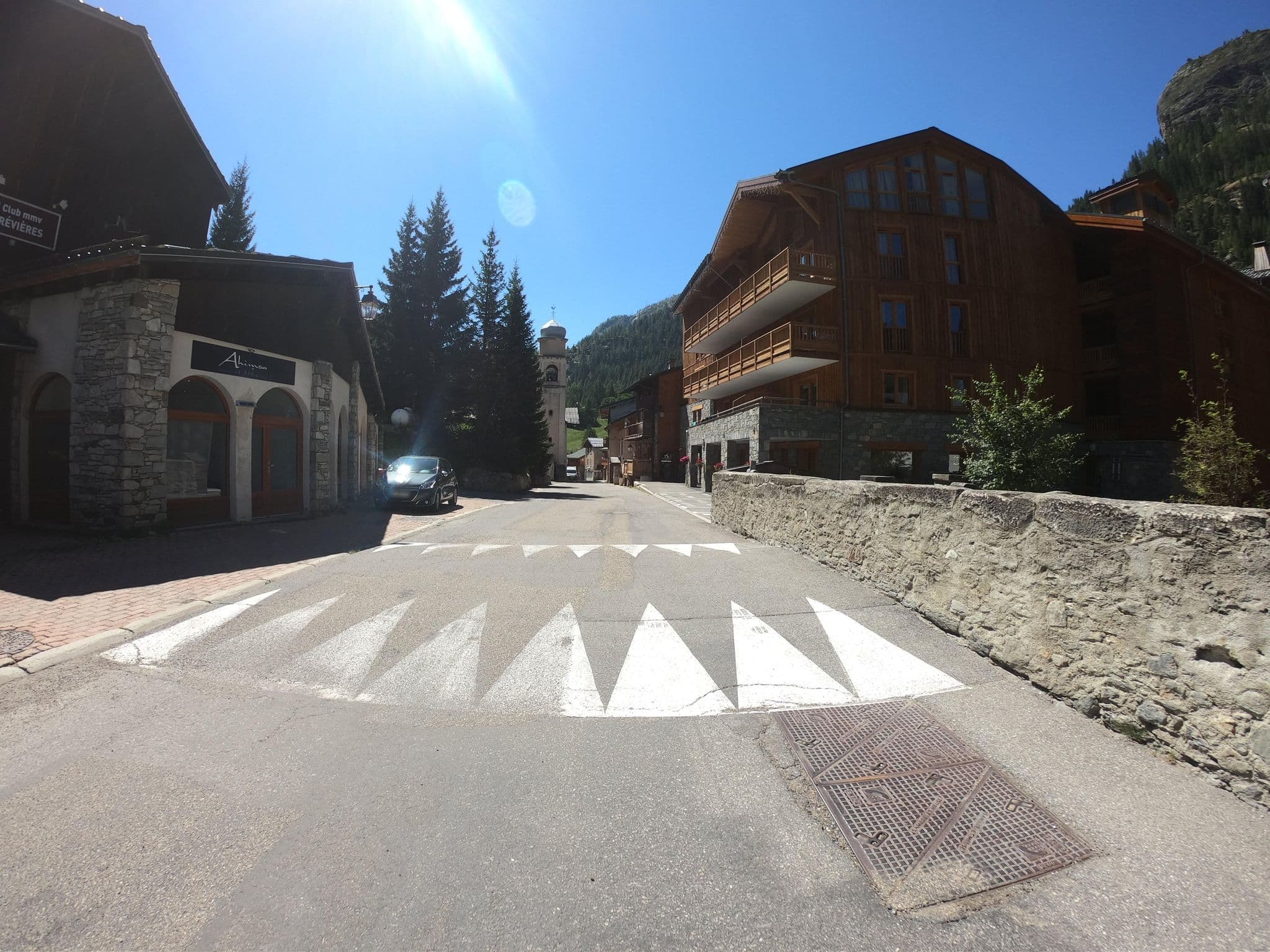 Street view near Chalet Hattiers Apartments by Chardons, Tignes — © joostjakob (CC BY-SA · Mapillary)