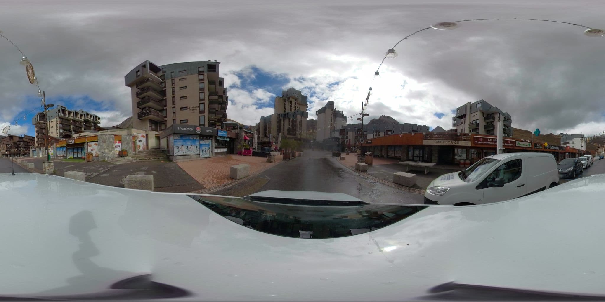 Street view near Résidence Grand Tichot B, Tignes — © serfim_cit_y (CC BY-SA · Mapillary)