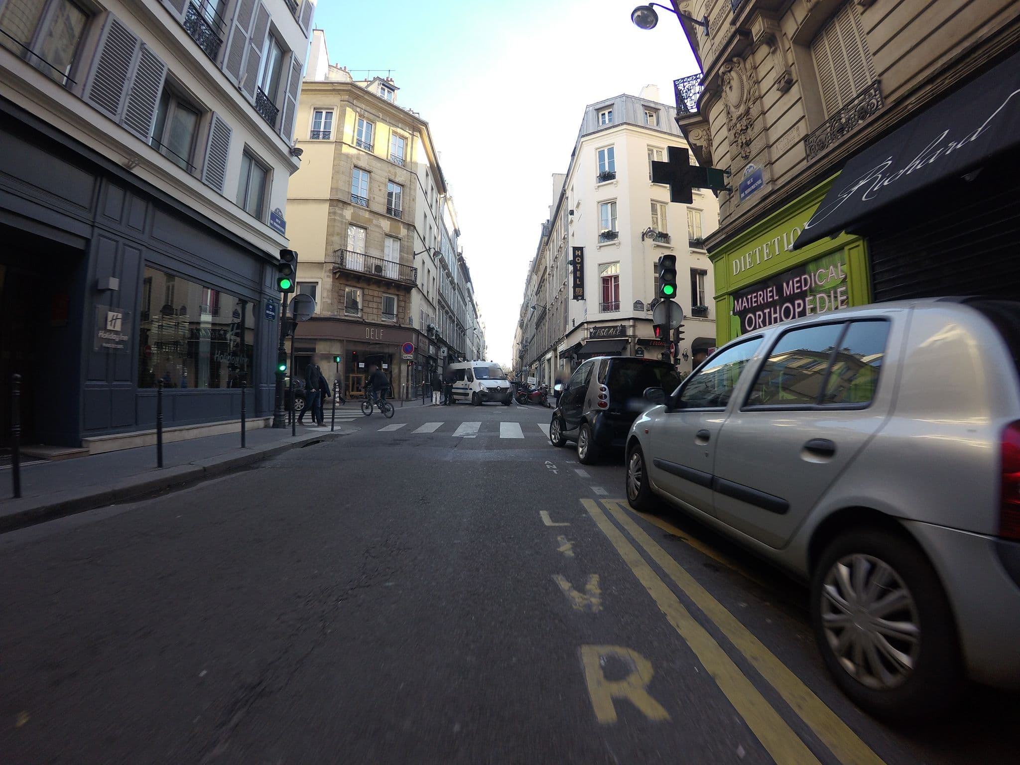 Street view near Holiday Inn, Paris 08 Élysée