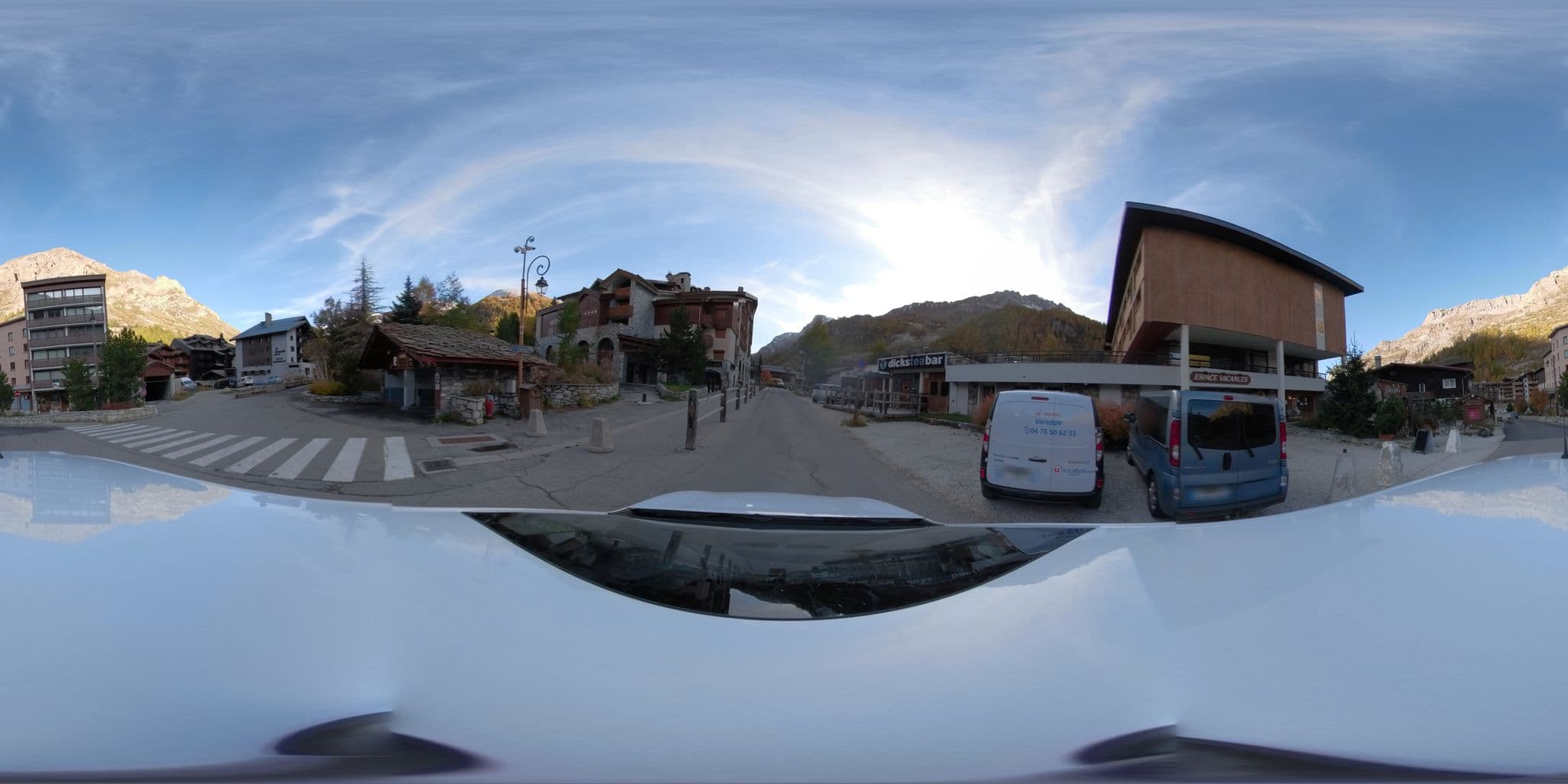 Street view near Hôtel les Crêtes-Blanches, Val-d'Isère — © serfim_cit_y (CC BY-SA · Mapillary)