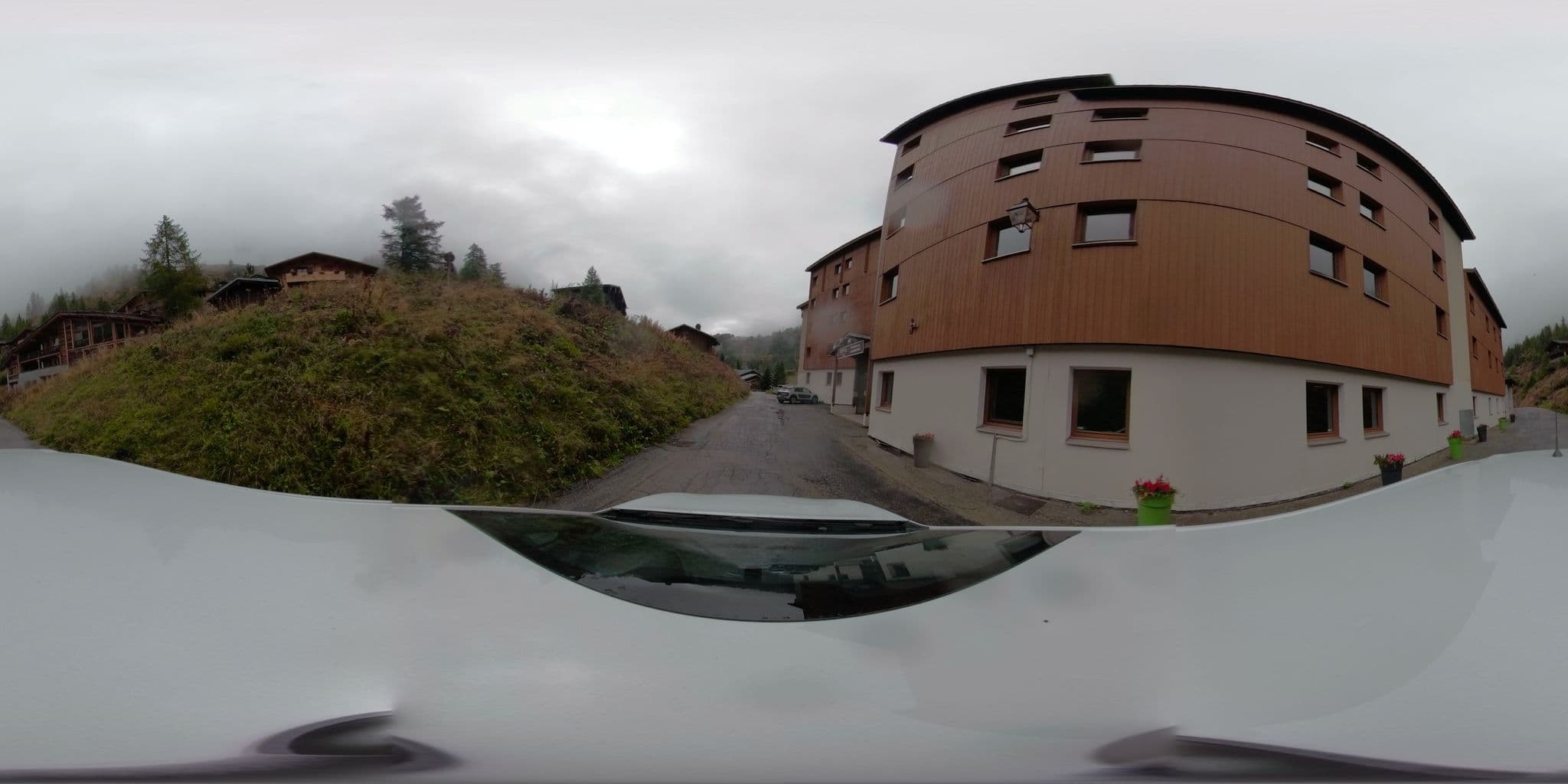 Street view near Hôtel Club MMV les Sittelles, Tignes — © serfim_cit_y (CC BY-SA · Mapillary)