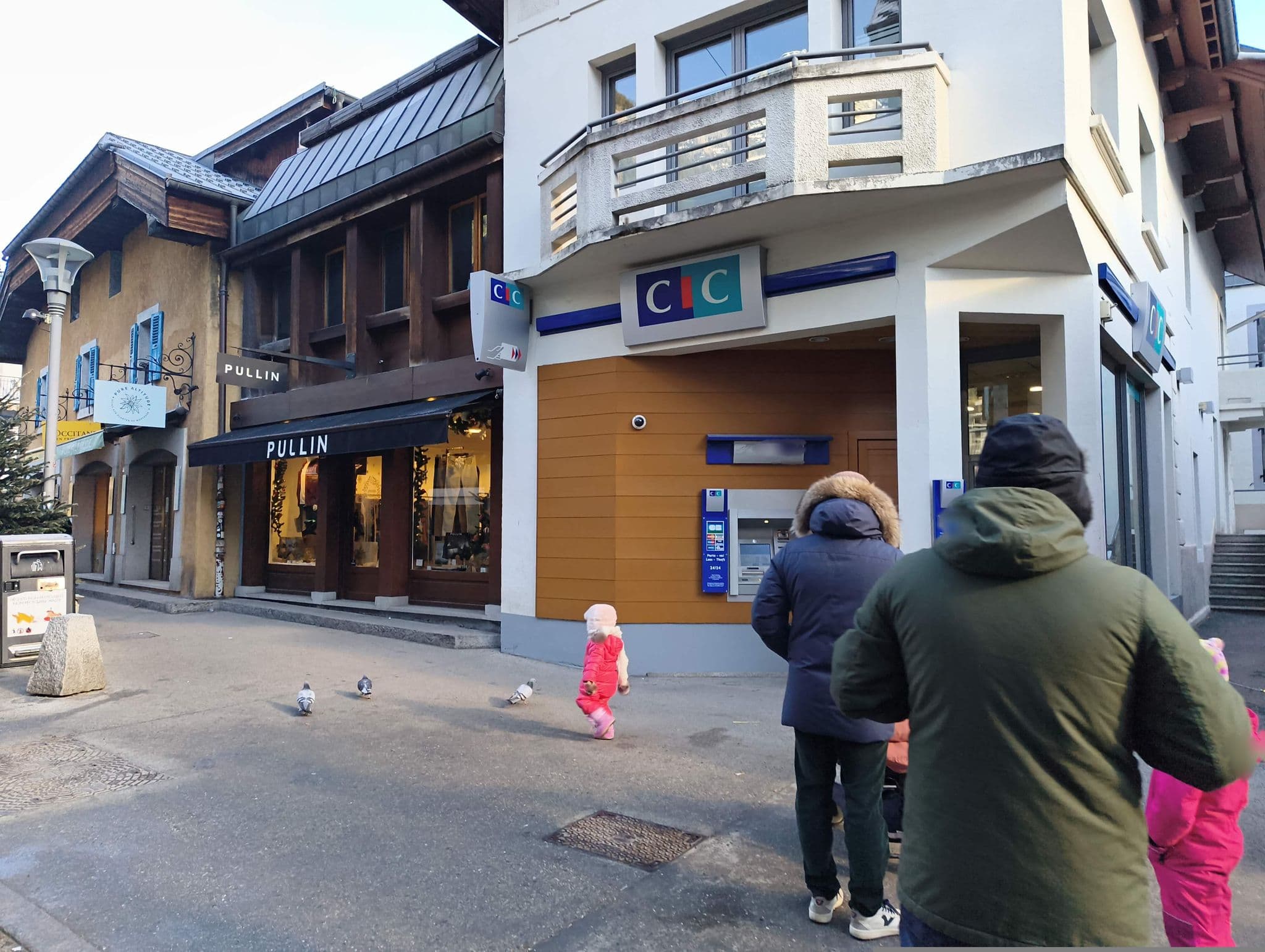 Street view near Villa Jules, Chamonix-Mont-Blanc — © marcuscalabresus (CC BY-SA · Mapillary)