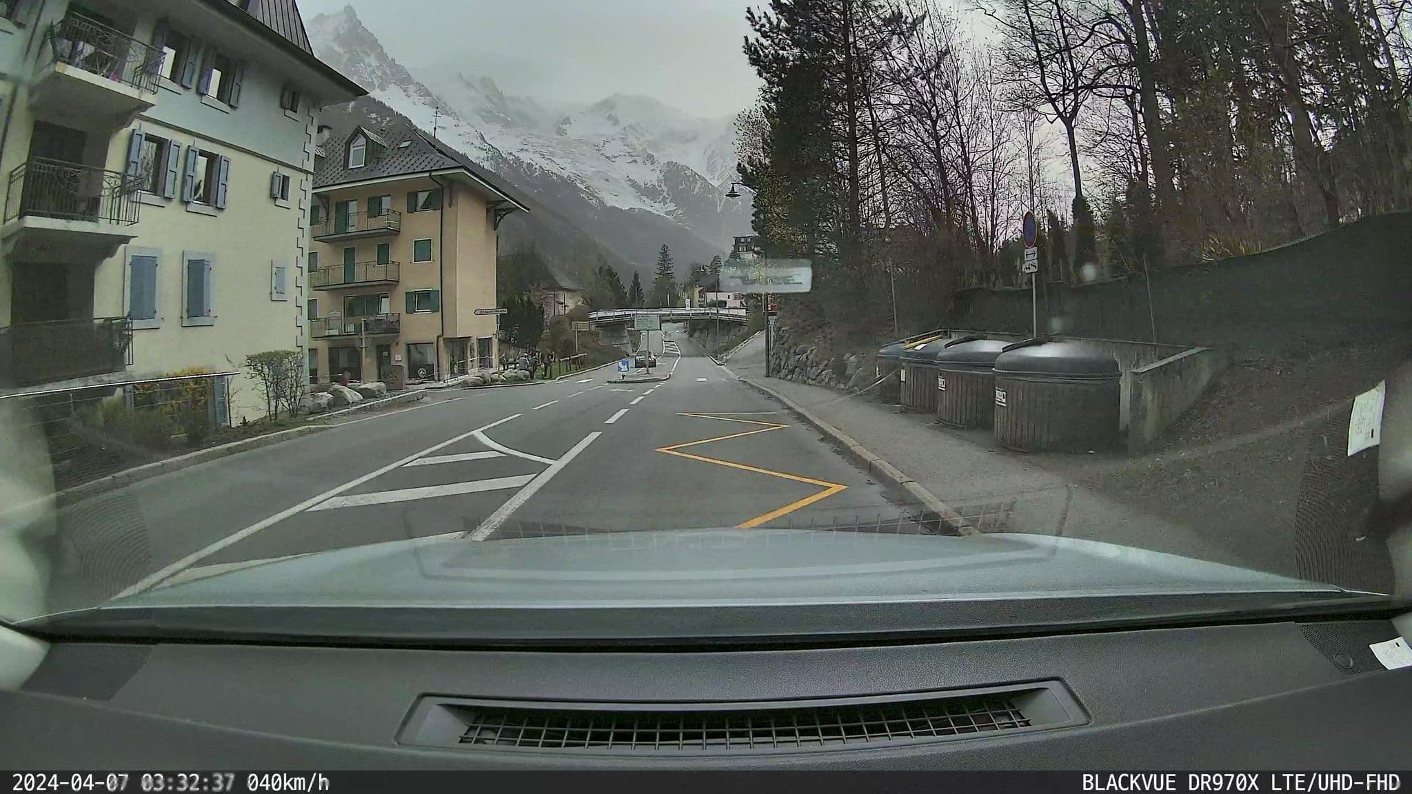 Street view near Hotel de Clocher, Chamonix-Mont-Blanc — © ordinatous (CC BY-SA · Mapillary)