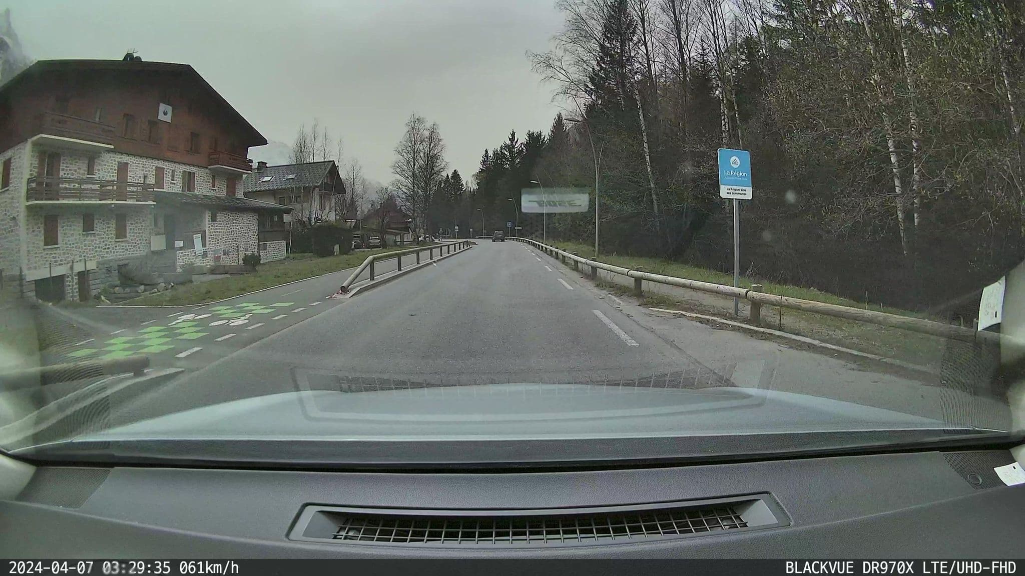 Street view near fleur du bouchet, Chamonix-Mont-Blanc — © ordinatous (CC BY-SA · Mapillary)