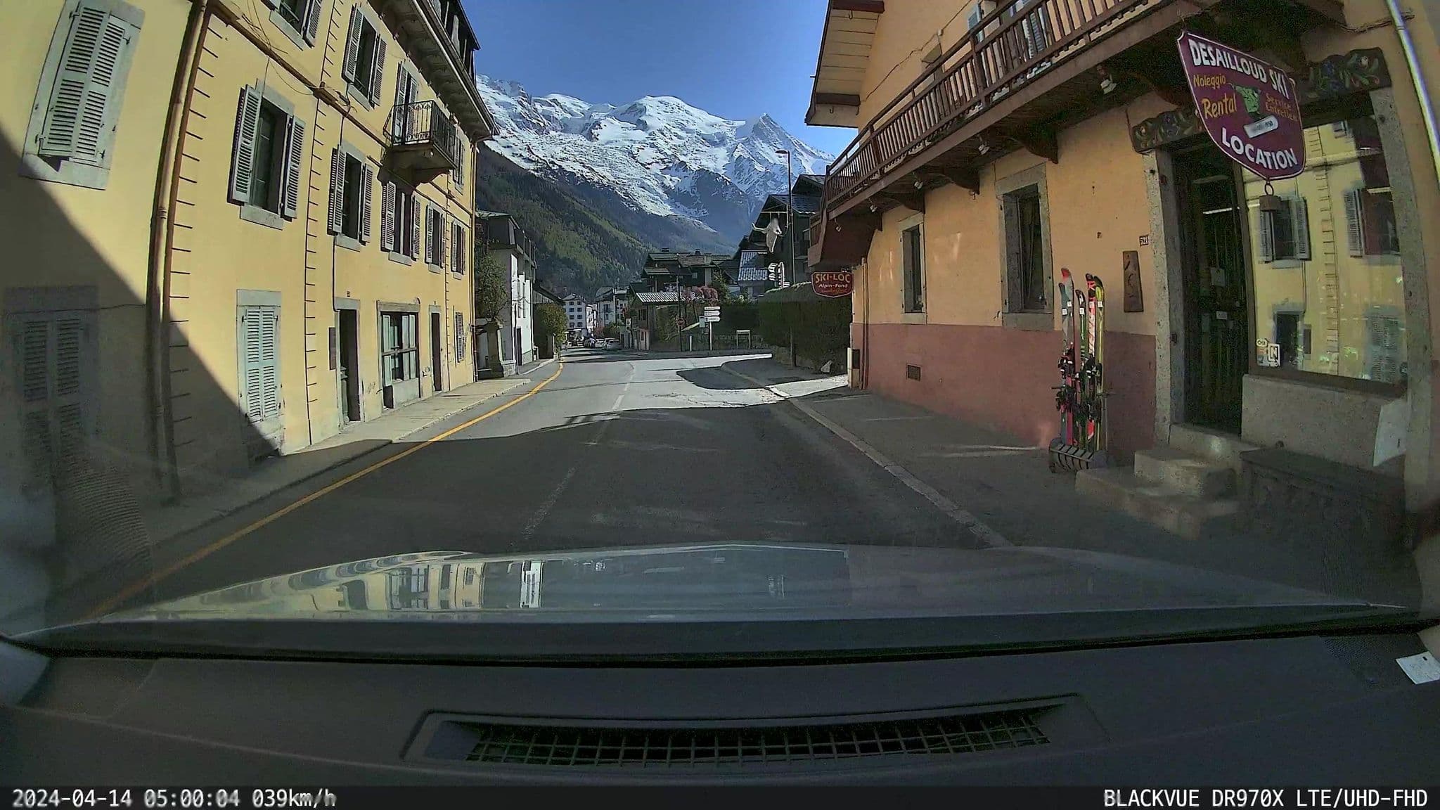 Street view near Drop In Chalets, Chamonix-Mont-Blanc — © ordinatous (CC BY-SA · Mapillary)