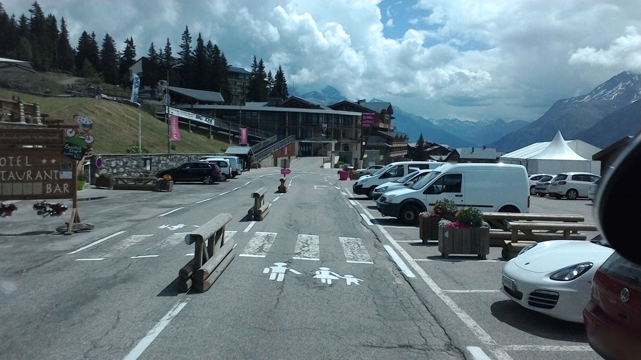 Street view near Hyatt Centric la Rosiere, Séez — © mprins (CC BY-SA · Mapillary)