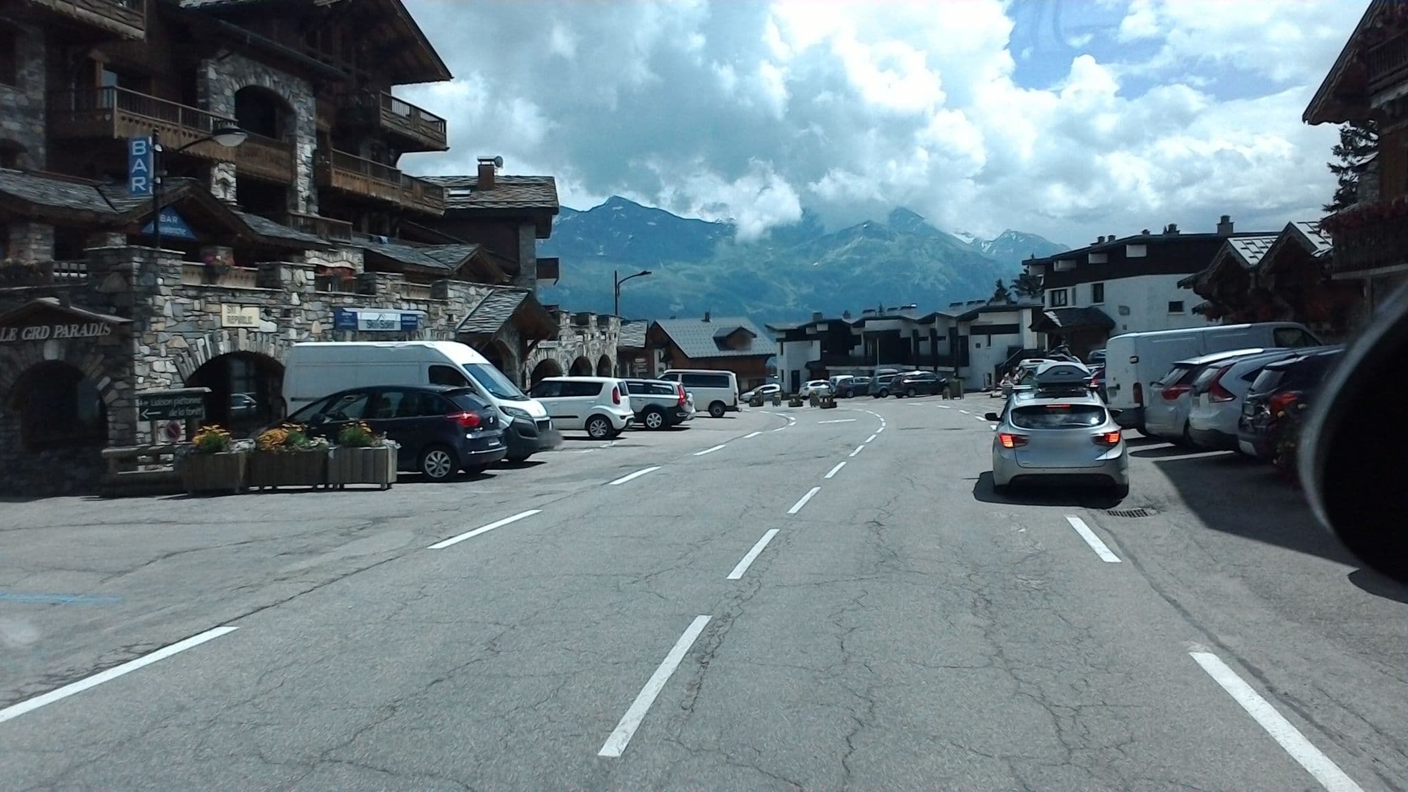Street view near Le Refuge, Séez — © mprins (CC BY-SA · Mapillary)