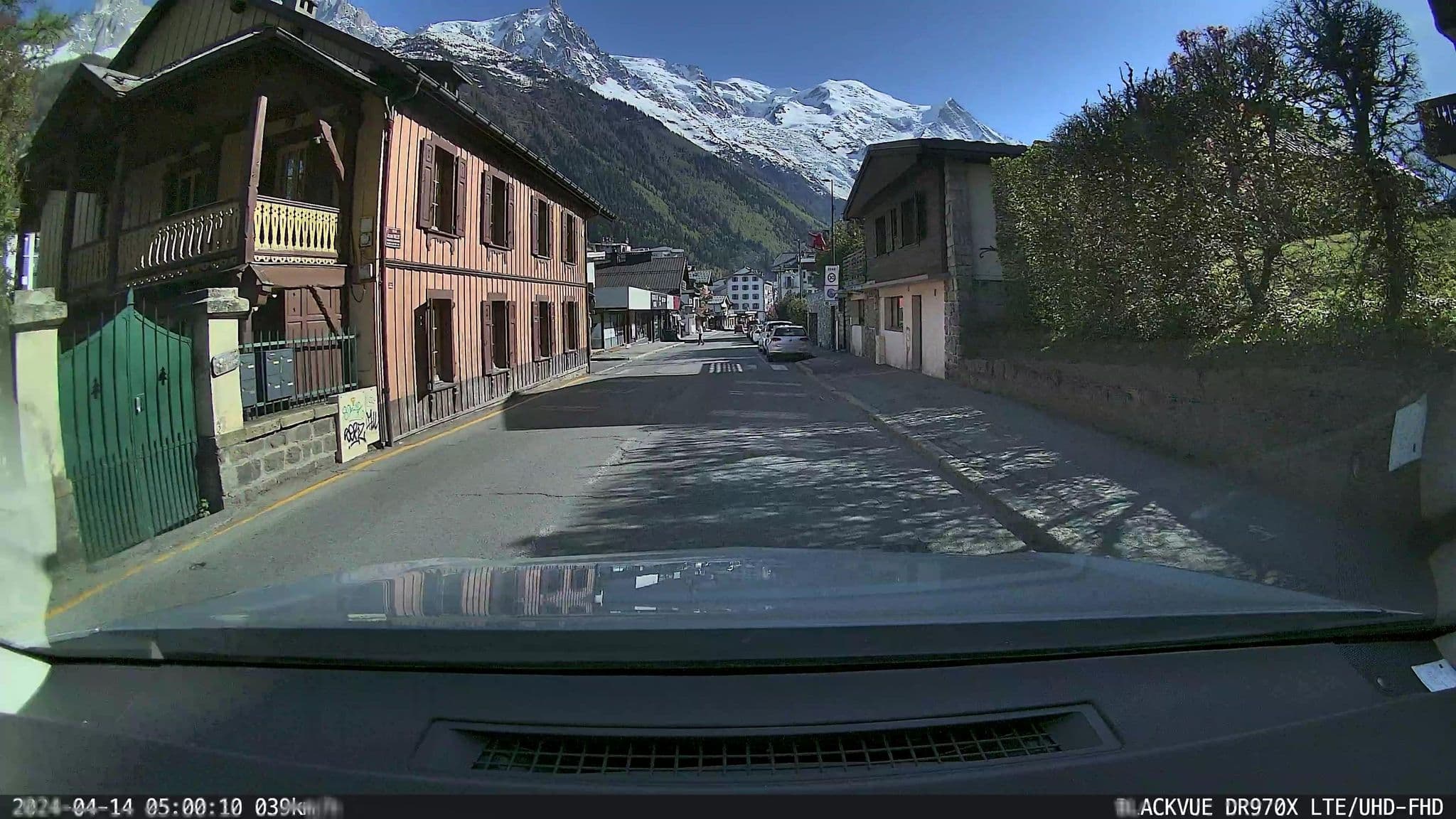 Street view near Chalet Suisse, Chamonix-Mont-Blanc — © ordinatous (CC BY-SA · Mapillary)