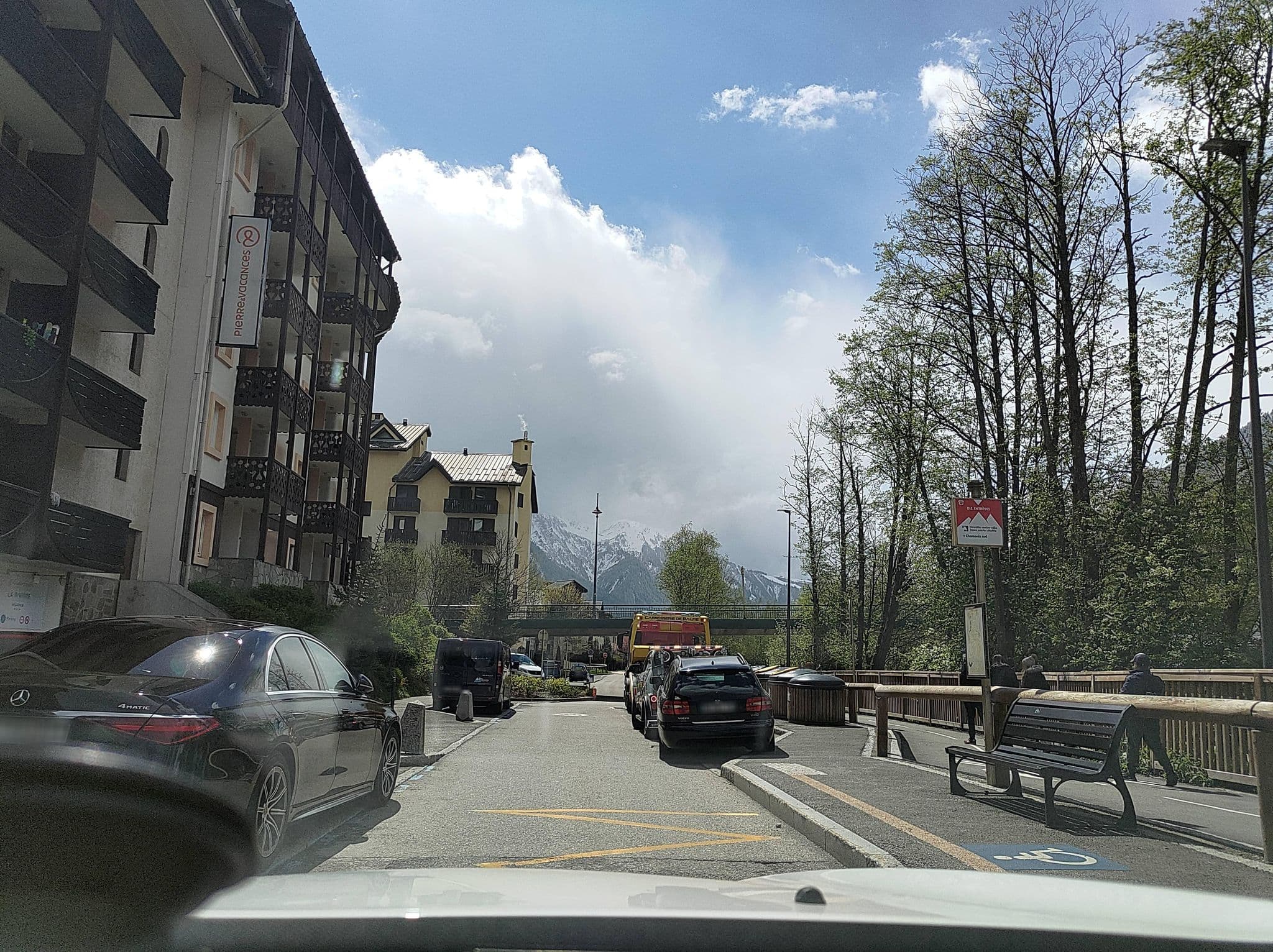 Street view near Résidence Maeva Le Chamois Blanc, Chamonix-Mont-Blanc — © MatthieuF4FNE (CC BY-SA · Mapillary)