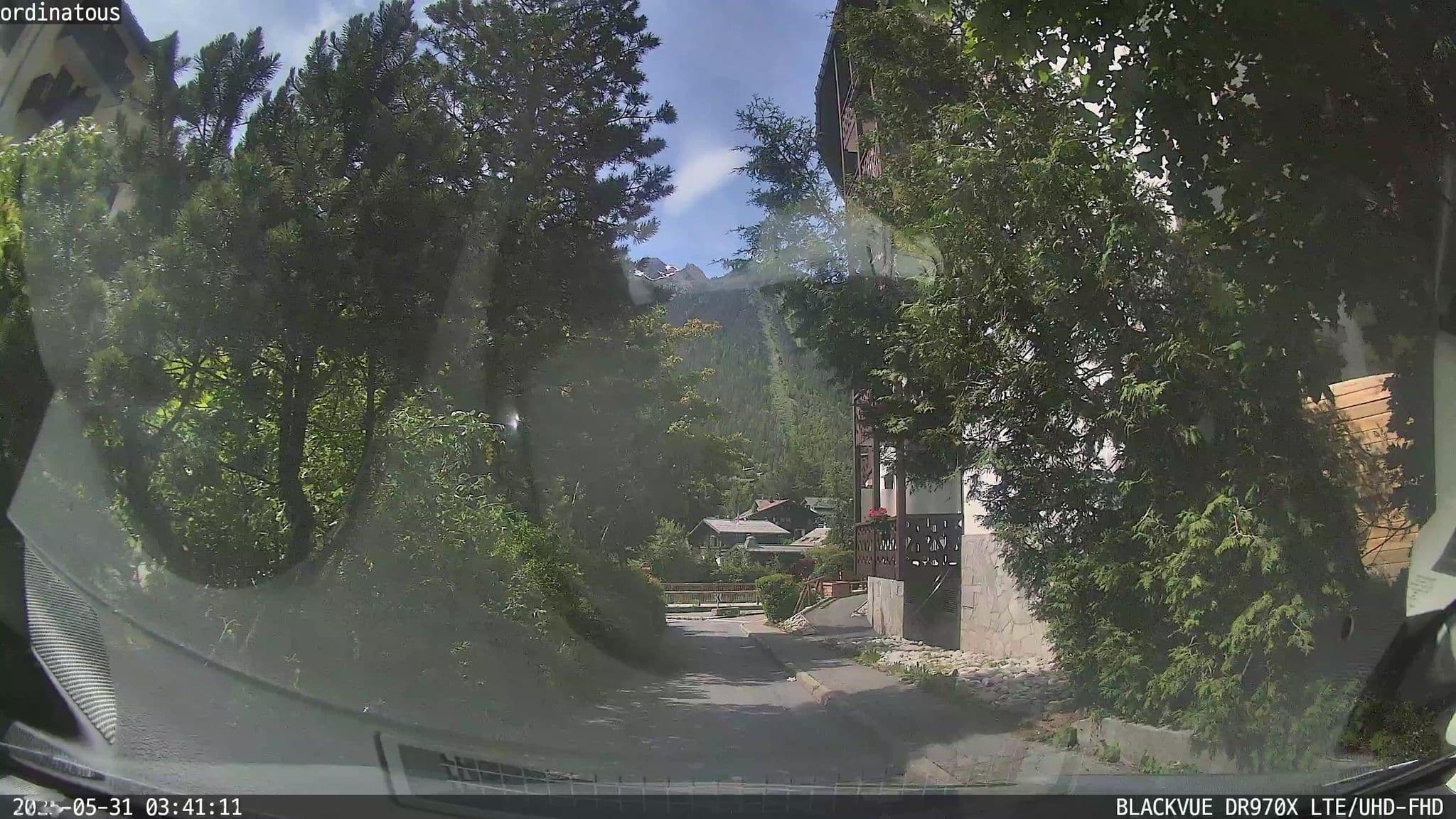 Street view near Résidence Pierre & Vacances Le Chamois Blanc, Chamonix-Mont-Blanc — © ordinatous (CC BY-SA · Mapillary)