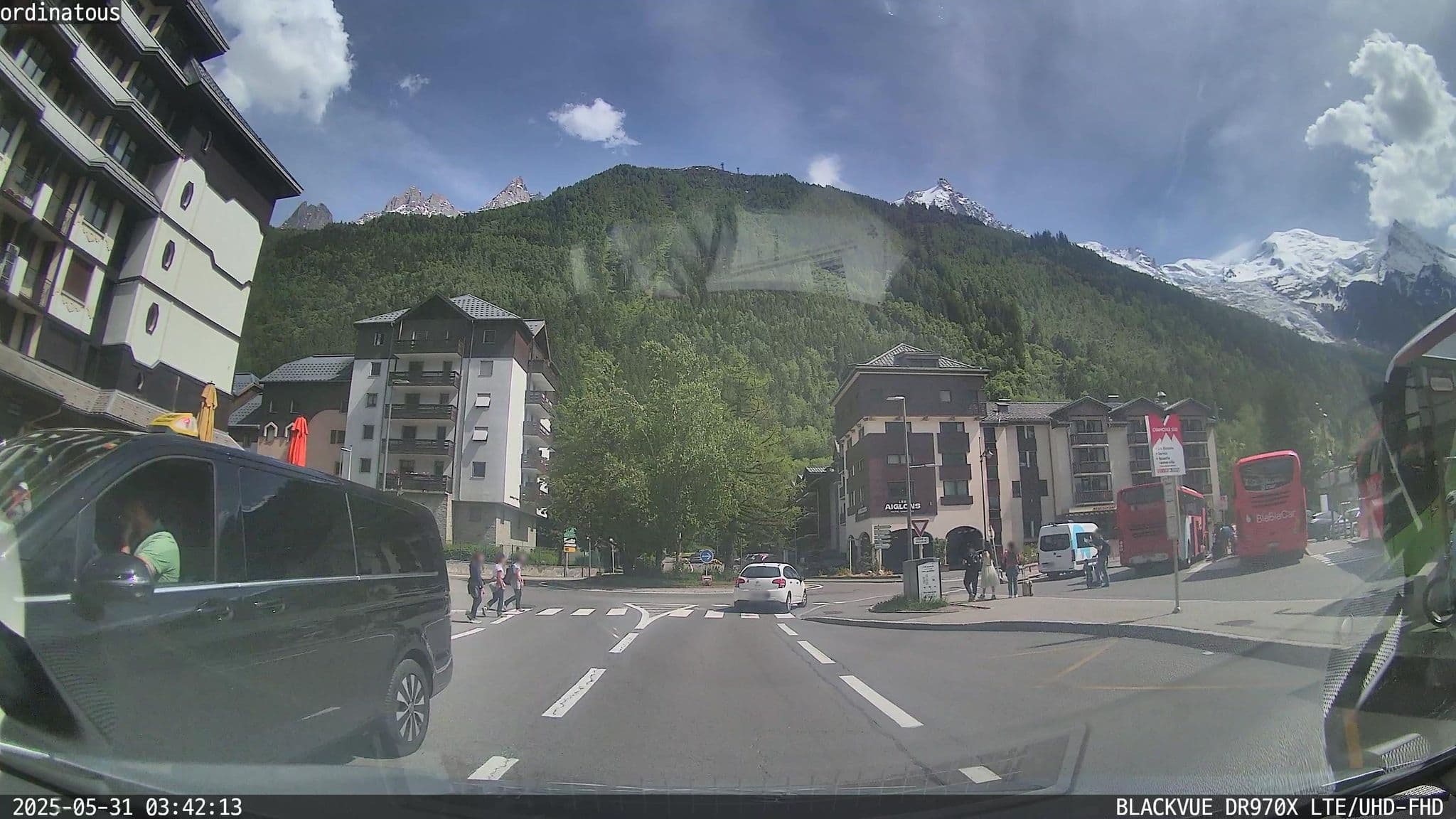 Street view near Le Chamois Blanc Hôtel, Chamonix-Mont-Blanc — © ordinatous (CC BY-SA · Mapillary)