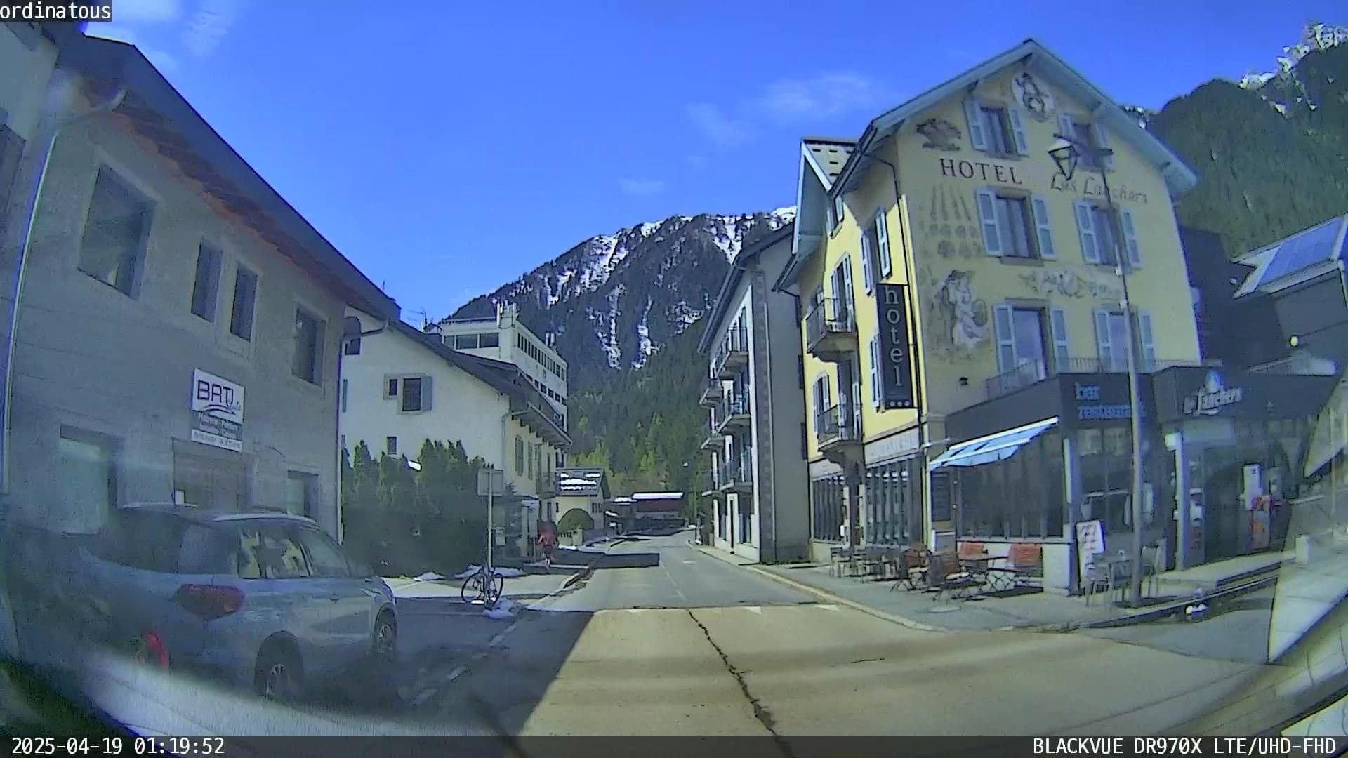 Street view near Lodge aux Praz, Chamonix-Mont-Blanc — © ordinatous (CC BY-SA · Mapillary)