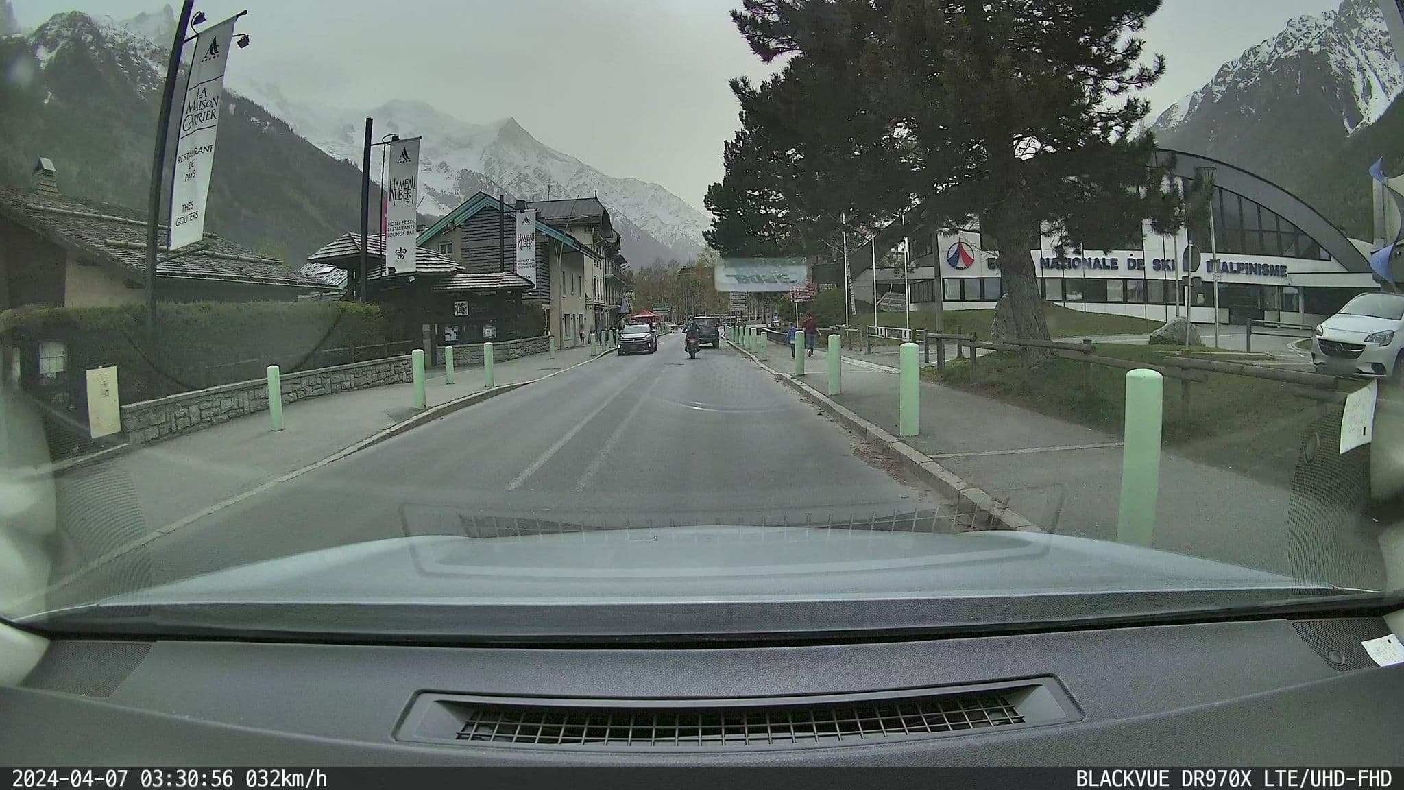 Street view near Carma, Chamonix-Mont-Blanc — © ordinatous (CC BY-SA · Mapillary)