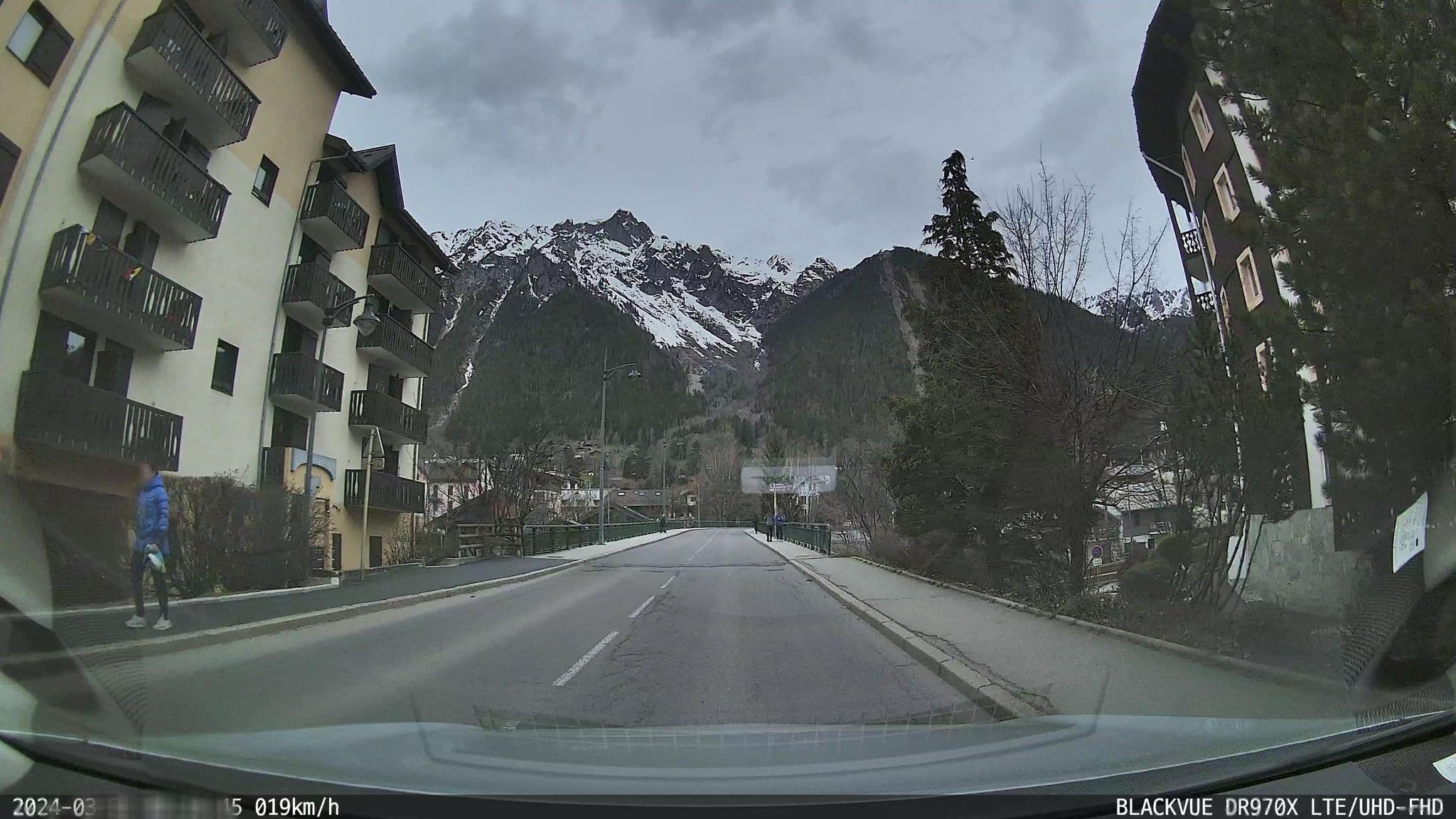 Street view near Locations Maeva Particuliers La Rivière, Chamonix-Mont-Blanc — © ordinatous (CC BY-SA · Mapillary)