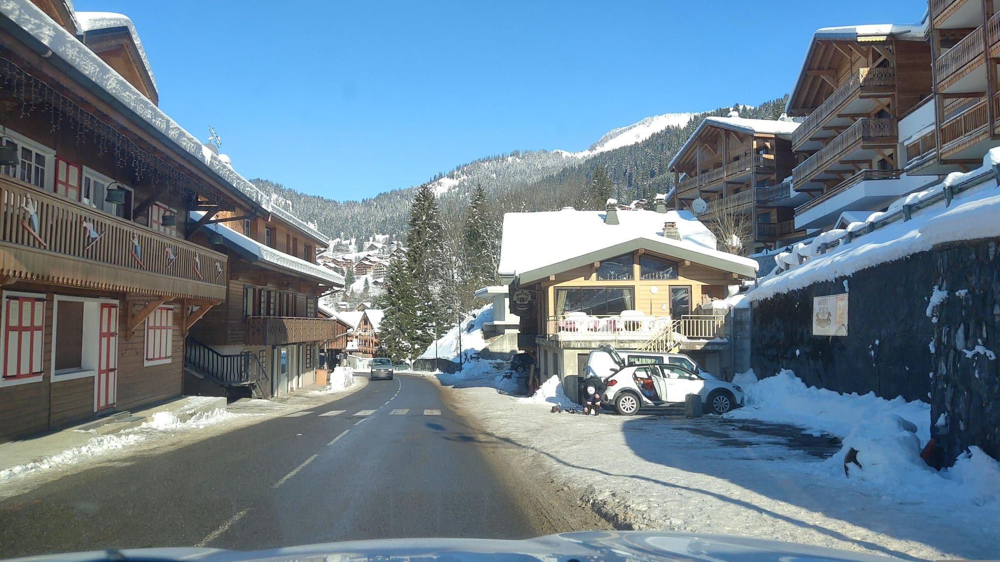 Street view near L'Echo des Montagnes, Châtel — © MatthieuF4FNE (CC BY-SA · Mapillary)