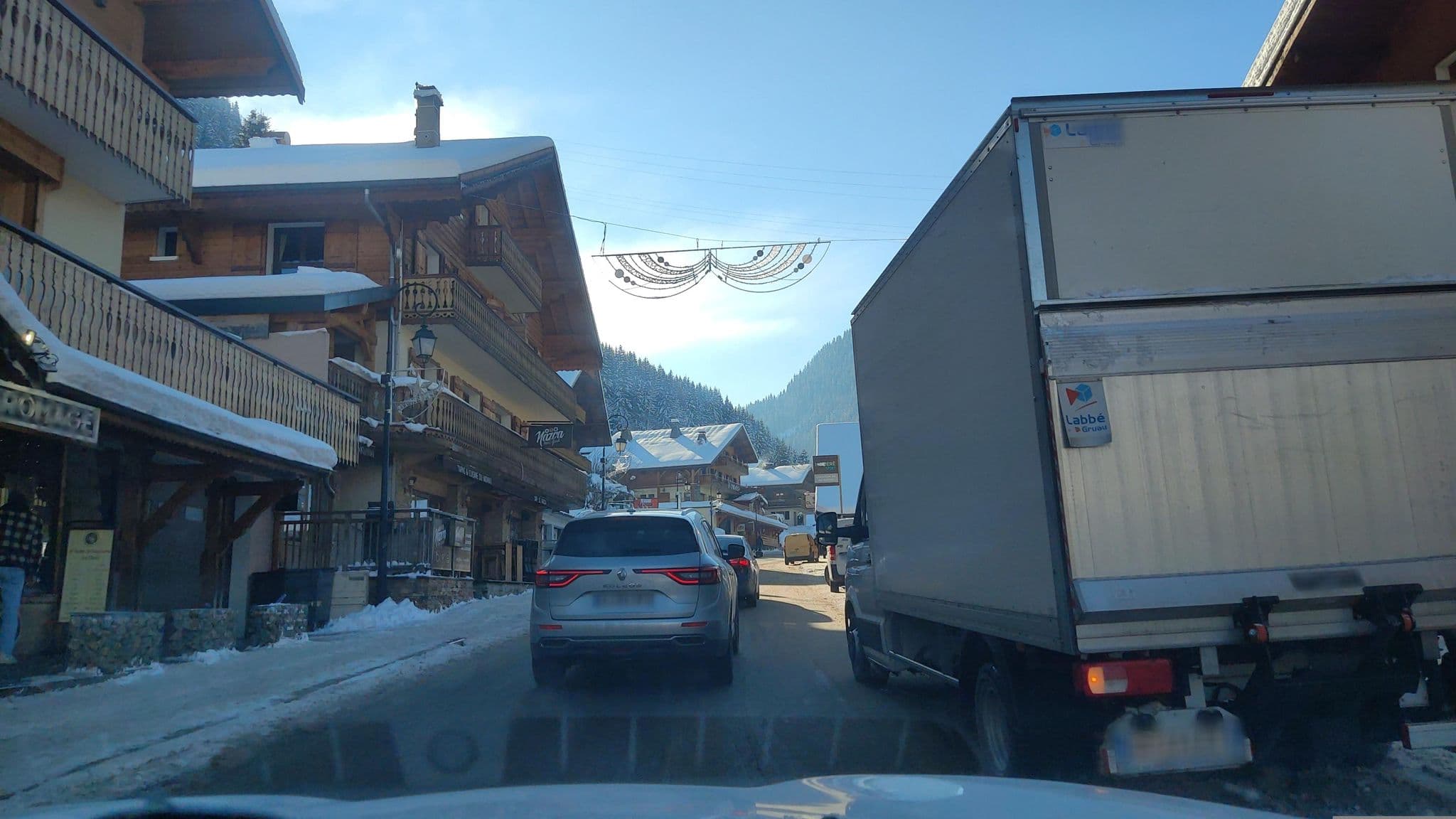 Street view near Chalet les Cabris, Châtel — © MatthieuF4FNE (CC BY-SA · Mapillary)