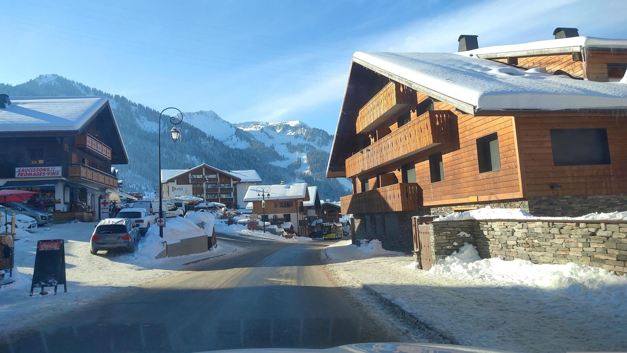 Street view near La Lavandiere, Châtel — © MatthieuF4FNE (CC BY-SA · Mapillary)