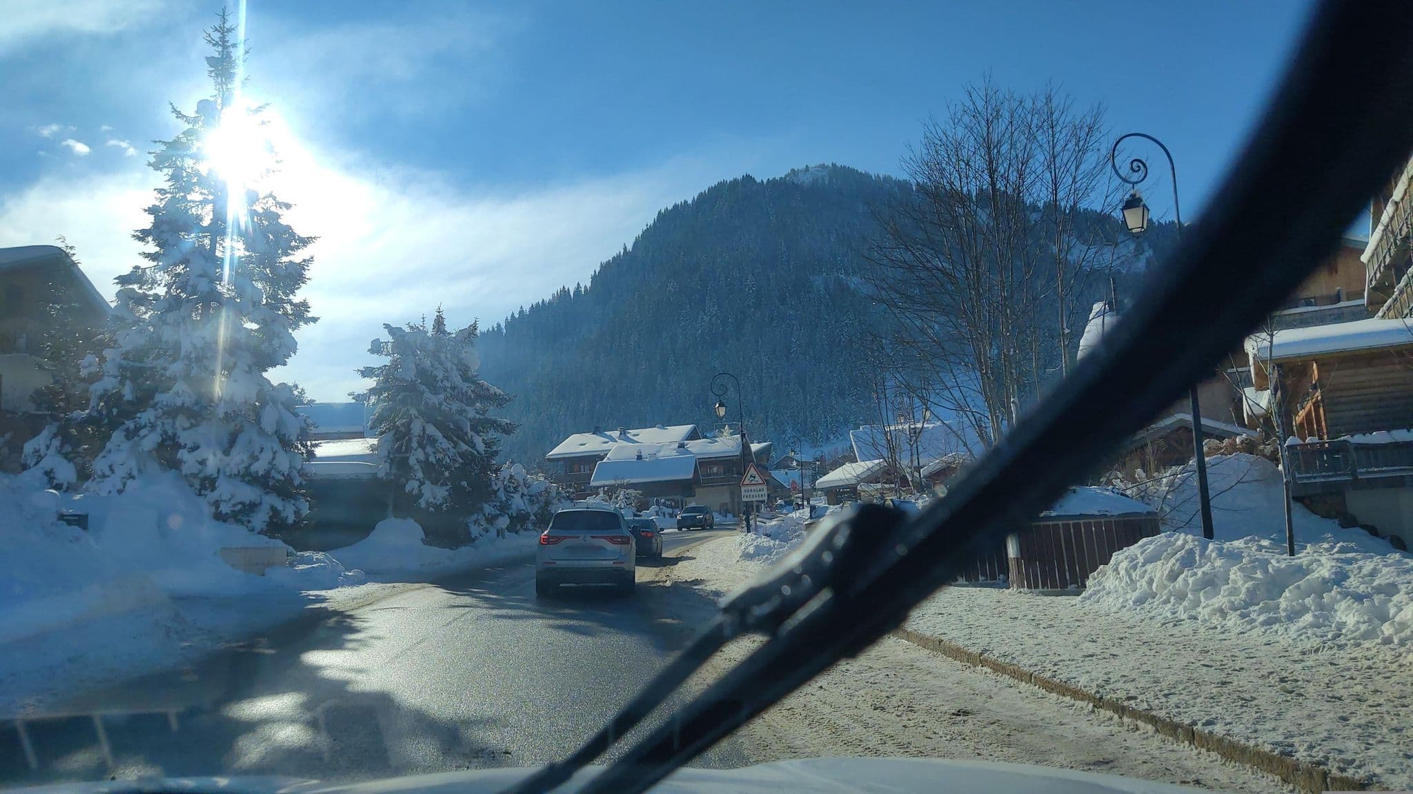 Street view near Hôtel Bellevue, Châtel — © MatthieuF4FNE (CC BY-SA · Mapillary)