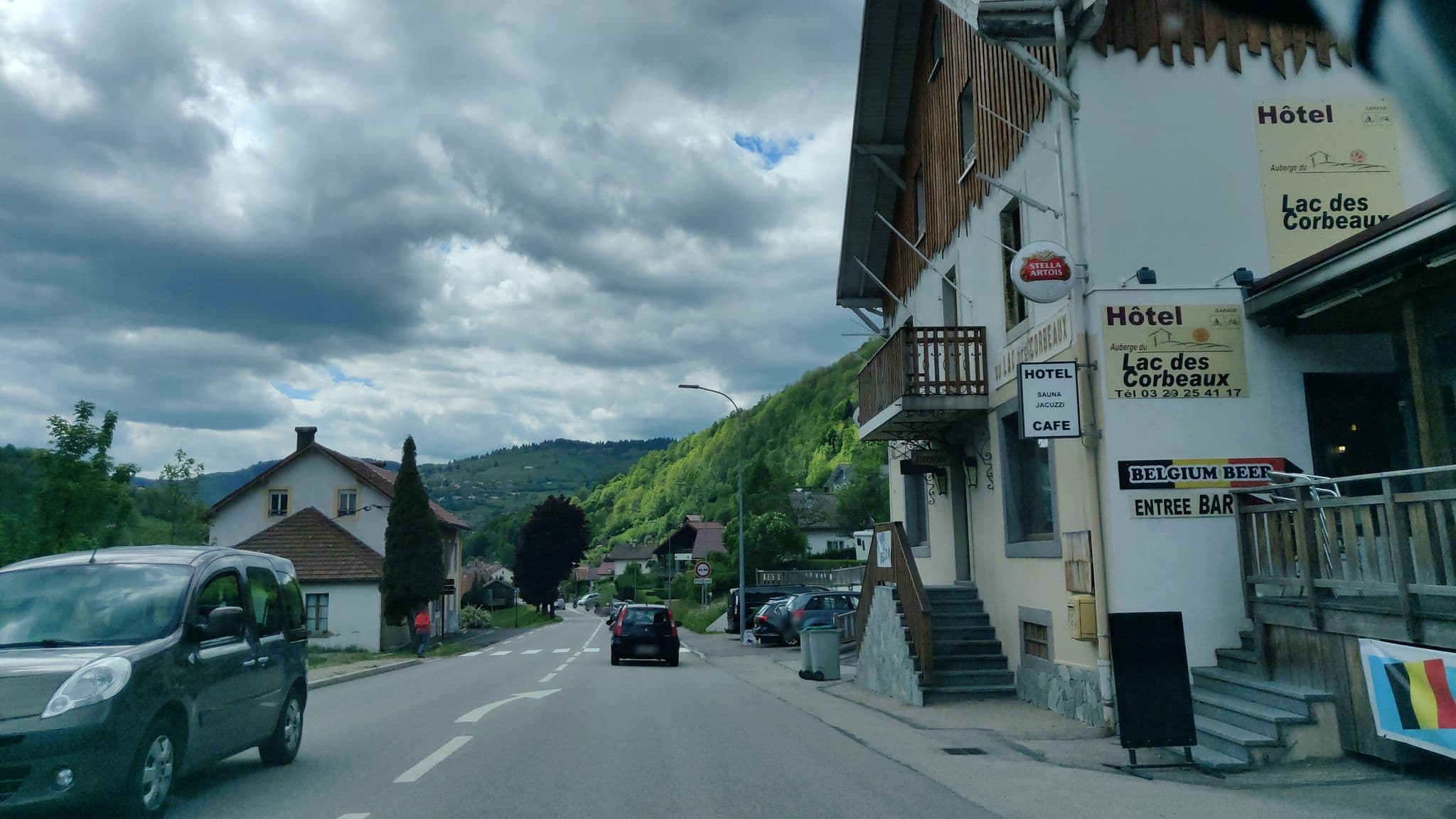Street view near Hôtel du Lac des Corbeaux, La Bresse — © djeremy (CC BY-SA · Mapillary)