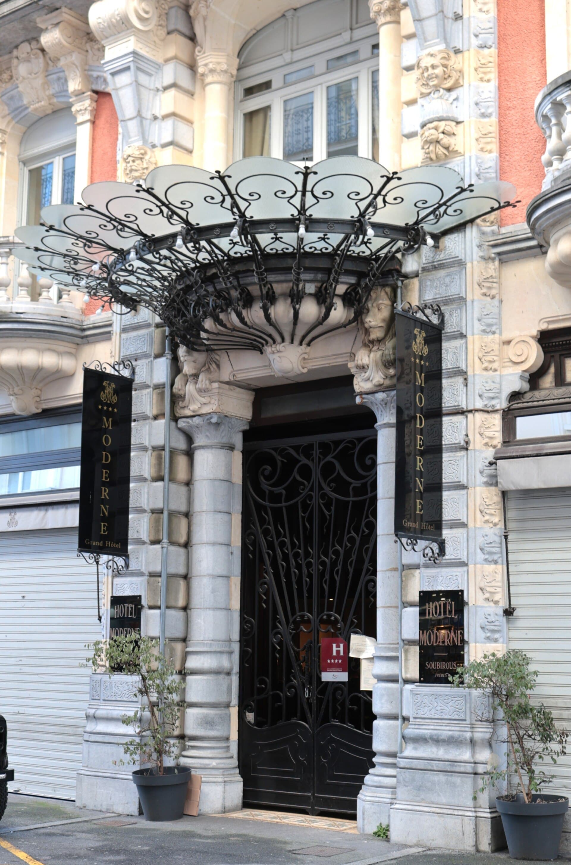 Hôtel Moderne (via Wikimedia Commons, CC BY 4.0)