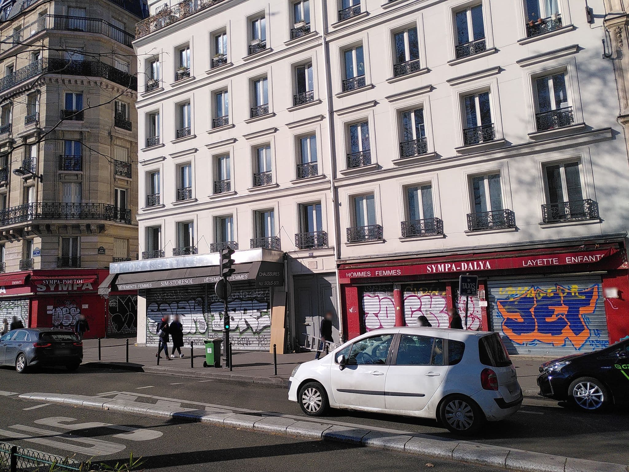 Street view near Avenir Montmartre, Saint-Vincent de Paul — © britze (CC BY-SA · Mapillary)