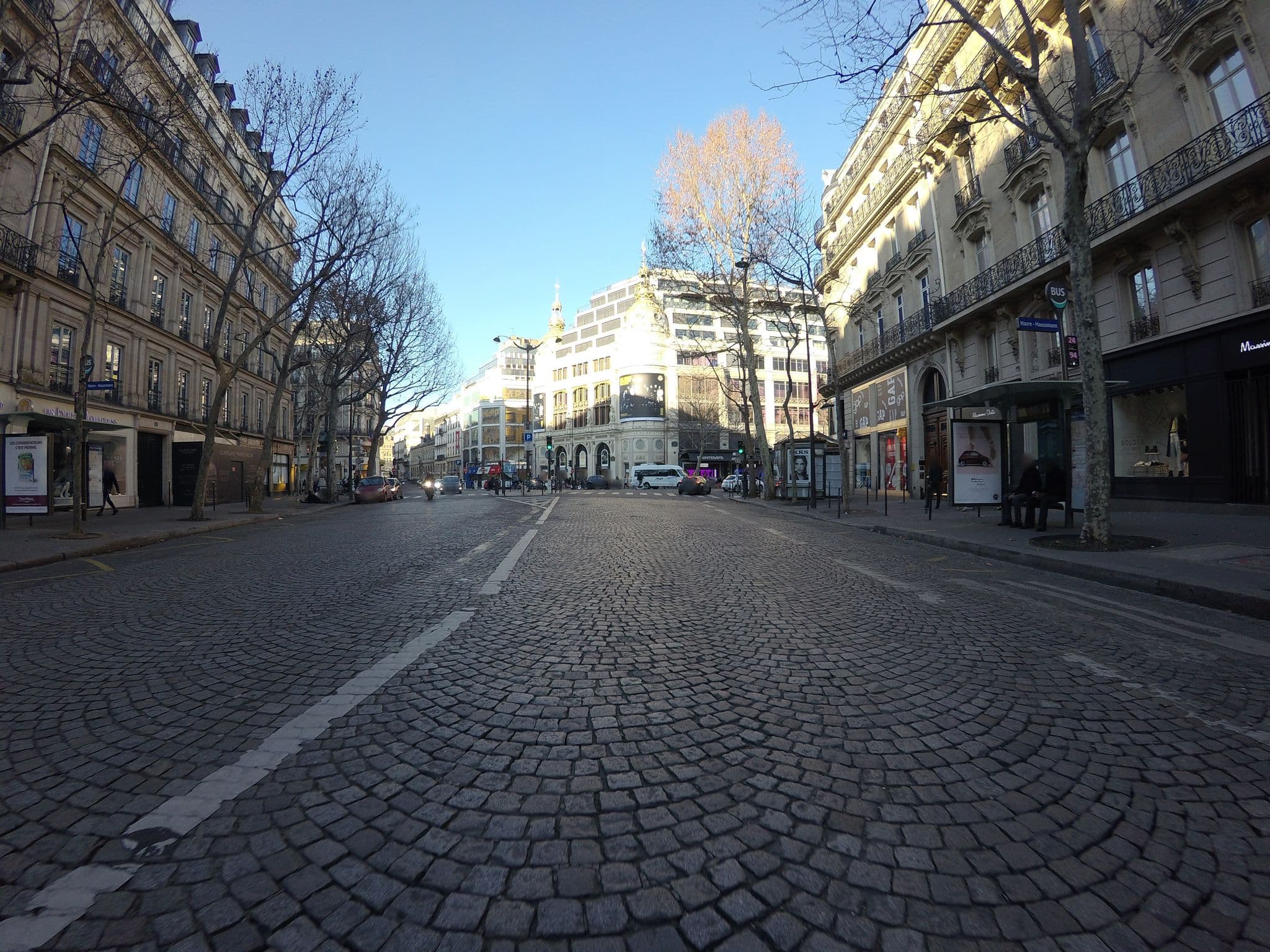 Street view near George Sand, Paris 08 Élysée — © laurentlouf (CC BY-SA · Mapillary)