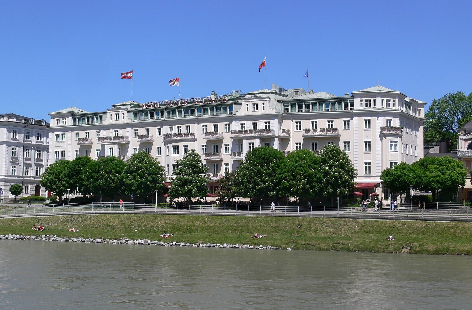 Hotel Sacher (via Wikimedia Commons, CC BY 3.0)