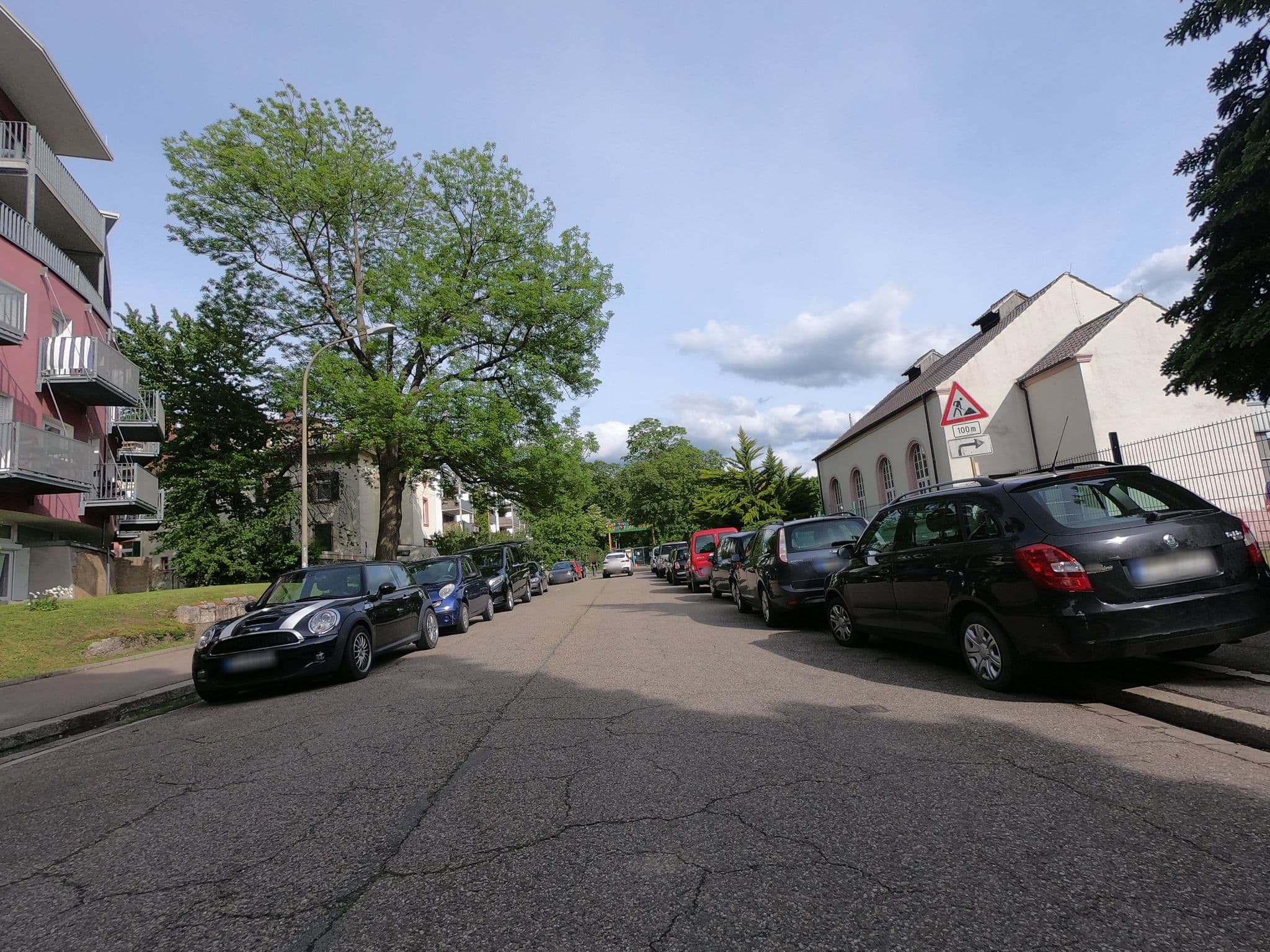 Street view near Ferienwohnung Zylinder, Freiburg — © luisziavo (CC BY-SA · Mapillary)