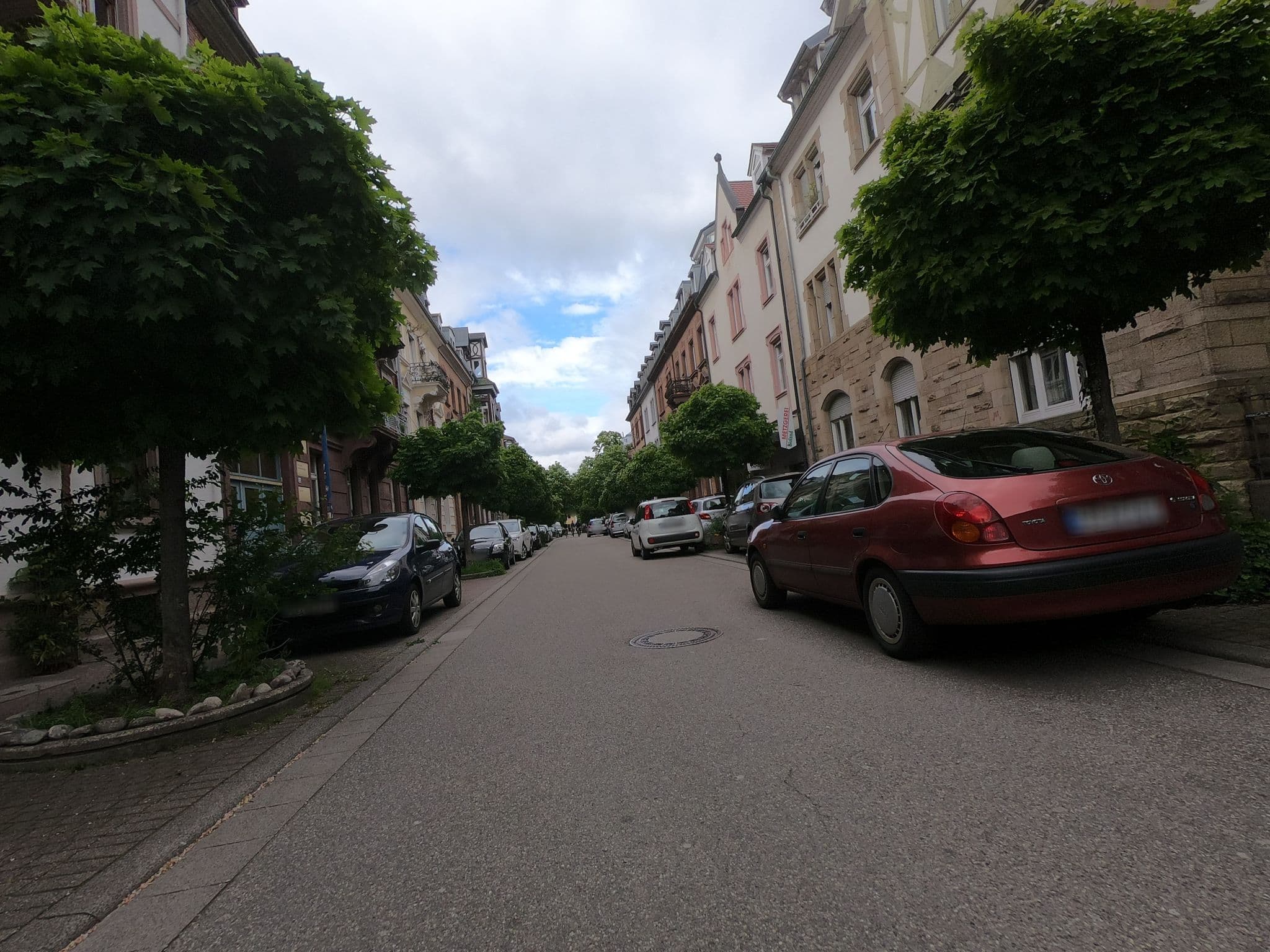 Street view near Ferienwohnung-Freiburg-Stühlinger, Freiburg — © luisziavo (CC BY-SA · Mapillary)