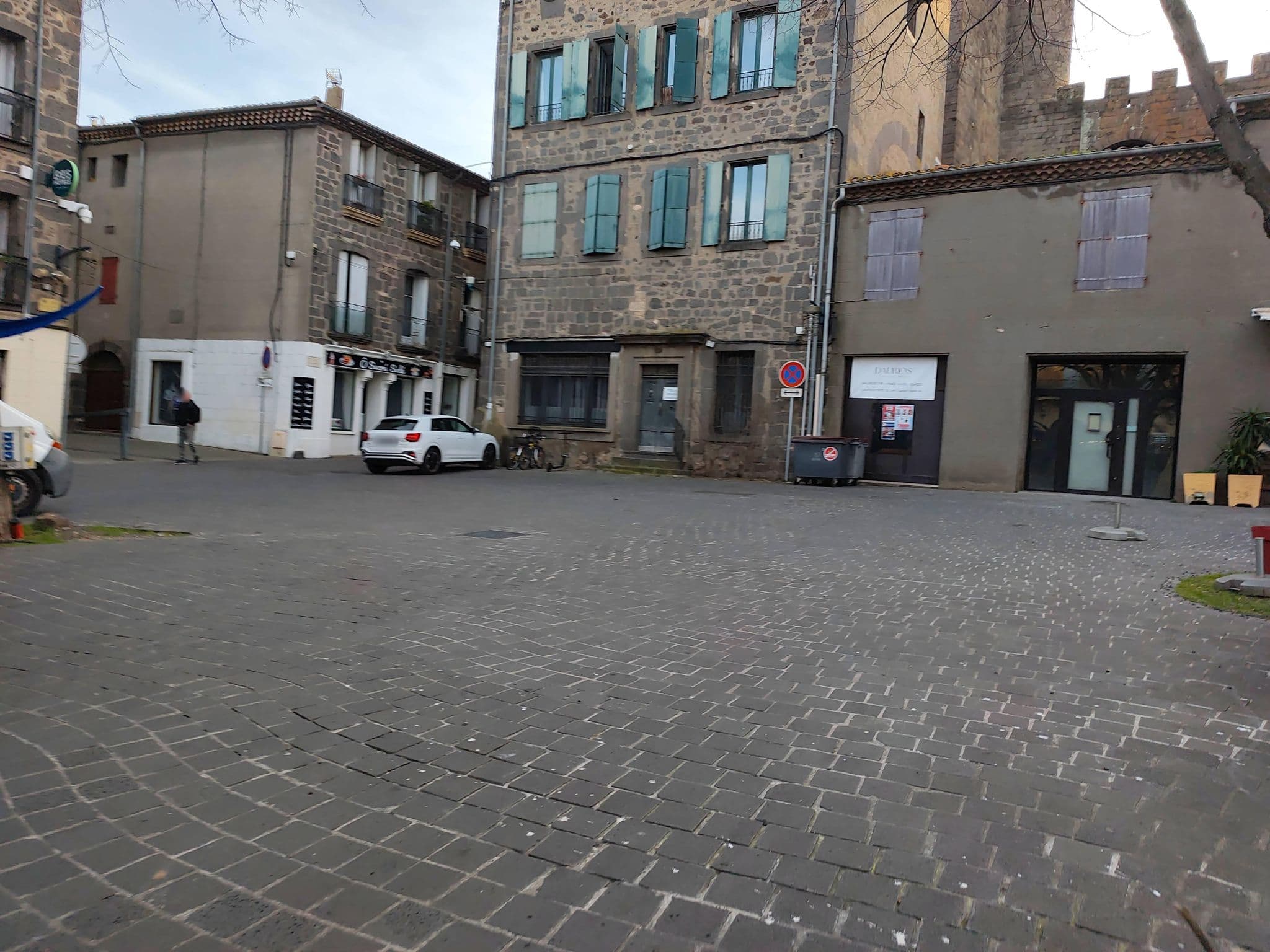 Street view near Yseria Hôtel, Agde — © Duro (CC BY-SA · Mapillary)