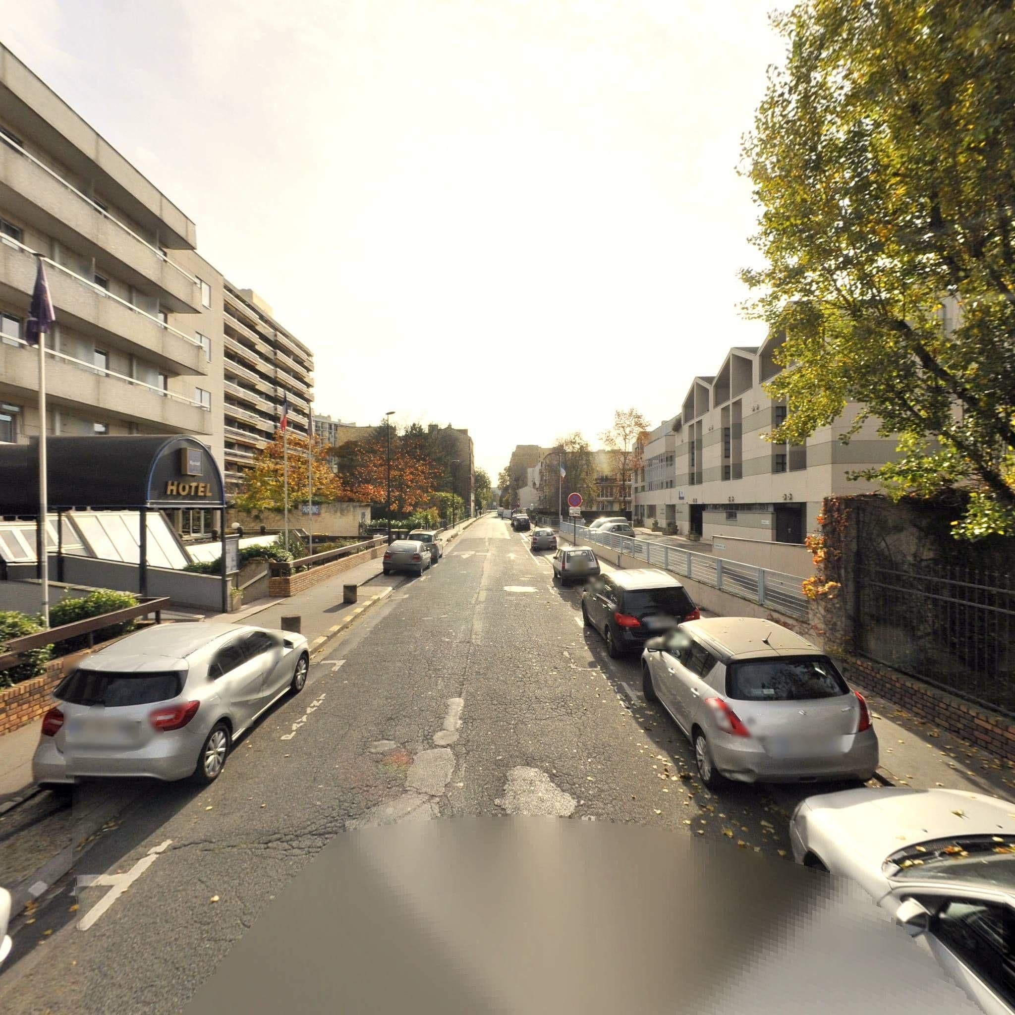 Street view near Hôtel Mercure Paris Boulogne Pont de Saint Cloud, Boulogne-Billancourt — © mappy_sa (CC BY-SA · Mapillary)