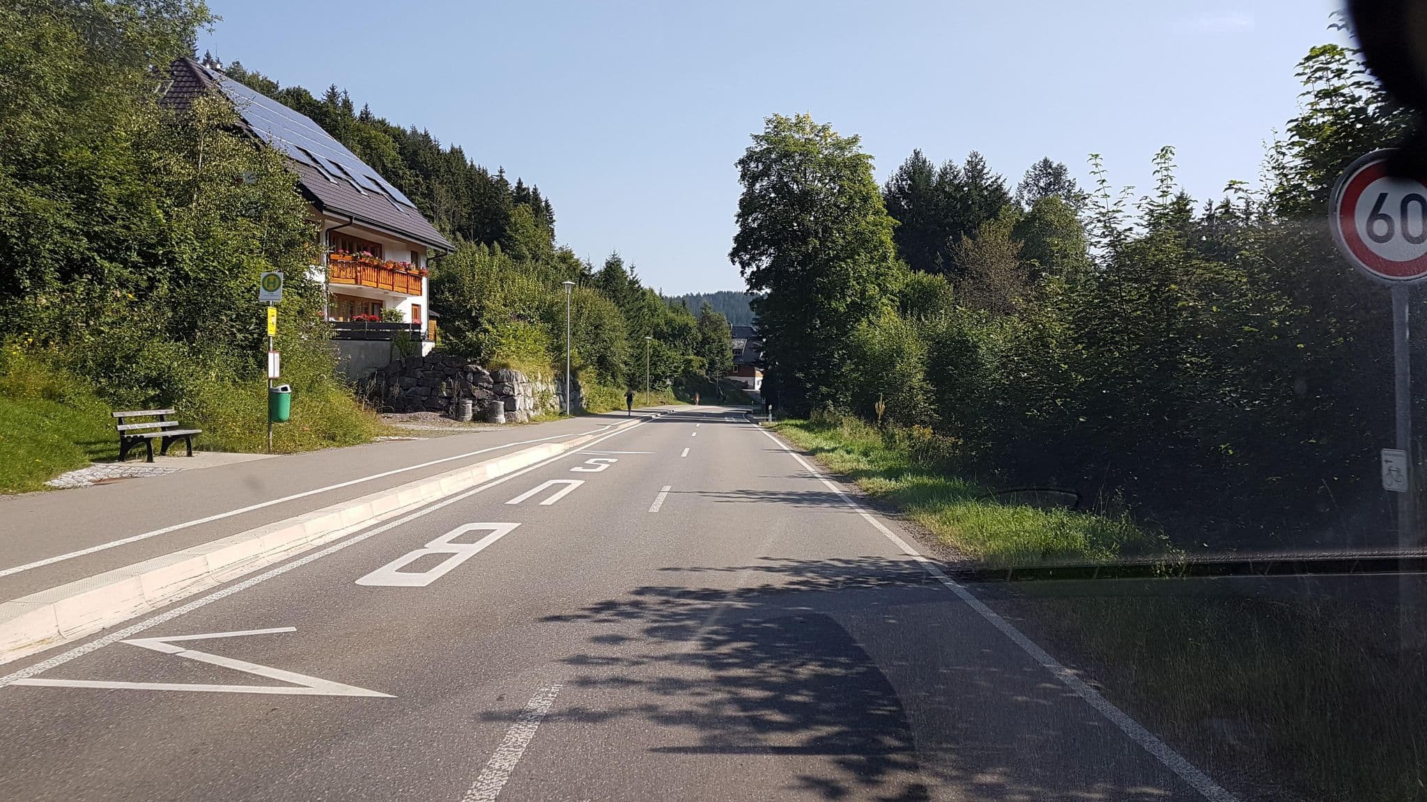Street view near Helga Schwarte prakt. Tierarzt, Hinterzarten — © sp8962de (CC BY-SA · Mapillary)