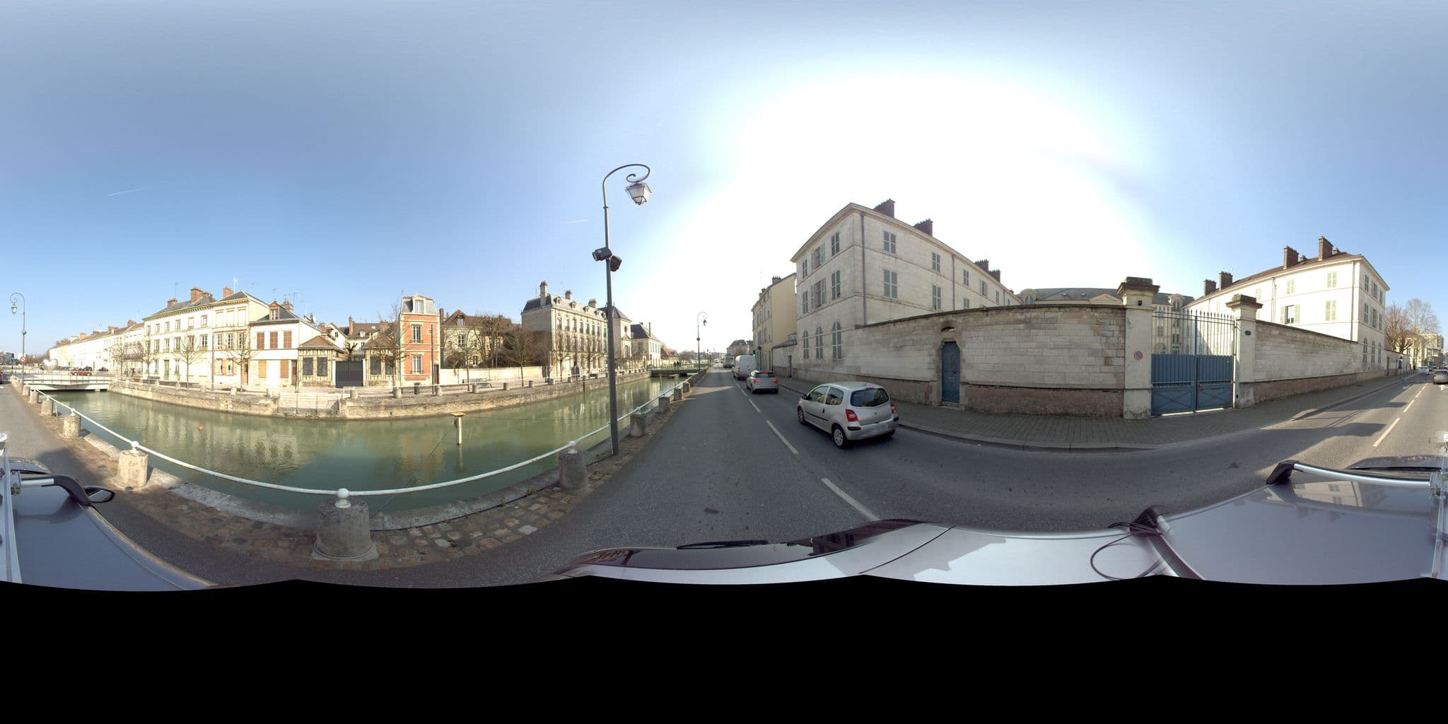 Street view near La Licorne Hôtel et Spa, Troyes — © hervew (CC BY-SA · Mapillary)